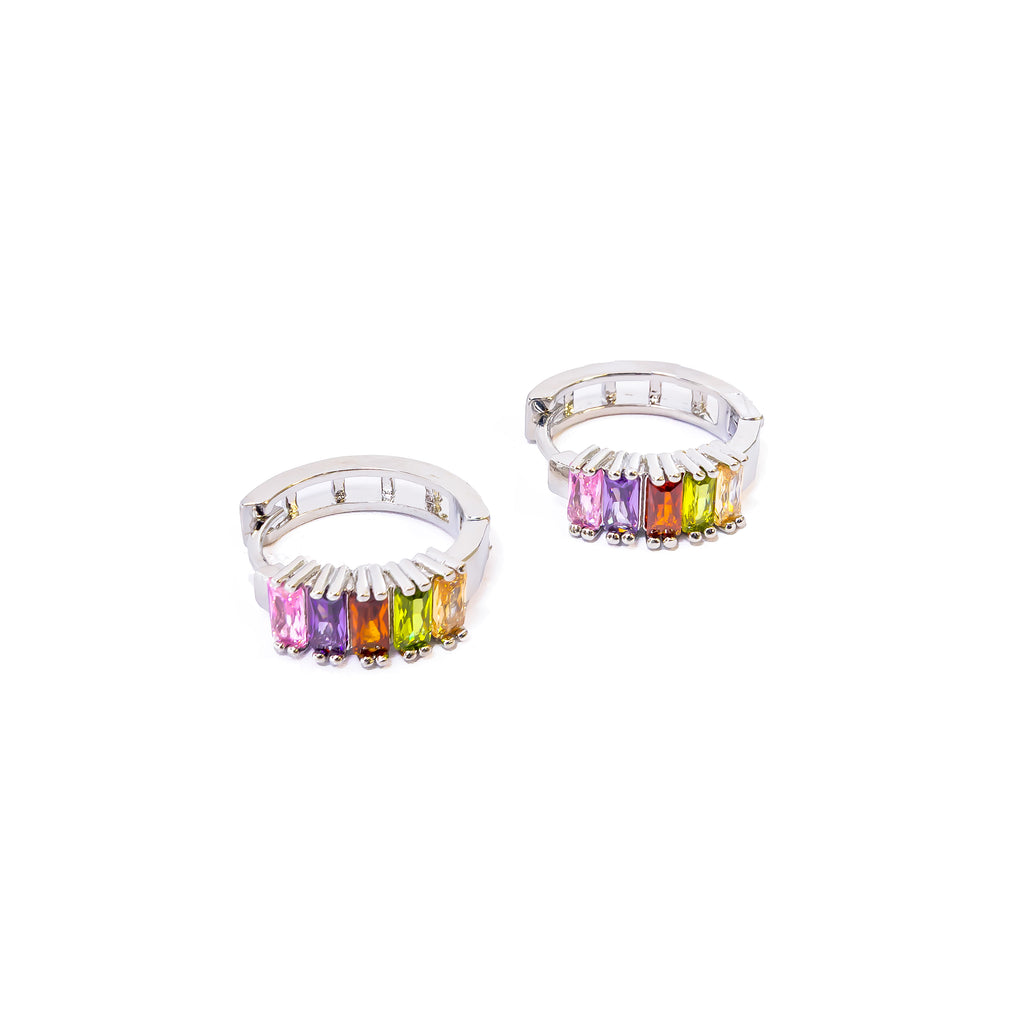 Aretes Plateados Huggies con Piedras Multicolor M8 Oro Laminado