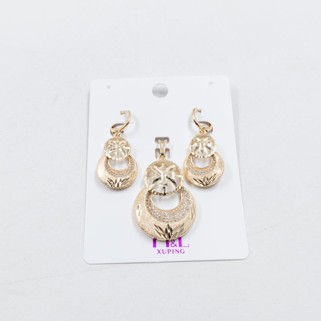 Conjunto de de Aretes y Dije M7 Oro Laminado