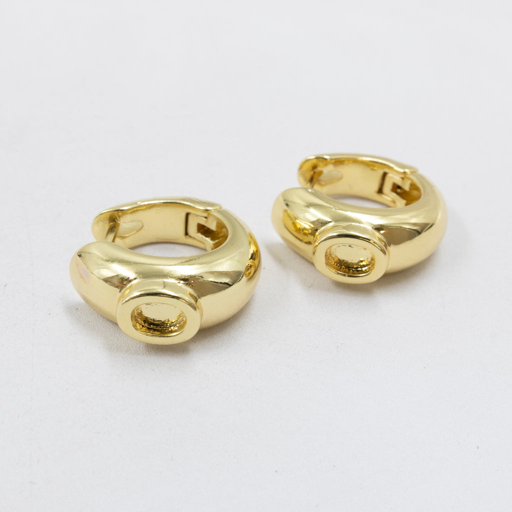 Aretes Dorados con Letra M2 Oro Laminado
