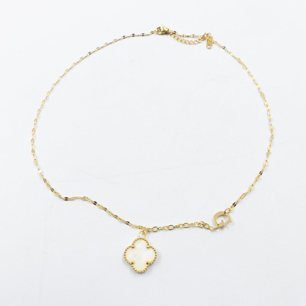 Collares Dorados con dijes de letra G, I ,K y dije de Trebol M3 Oro Laminado