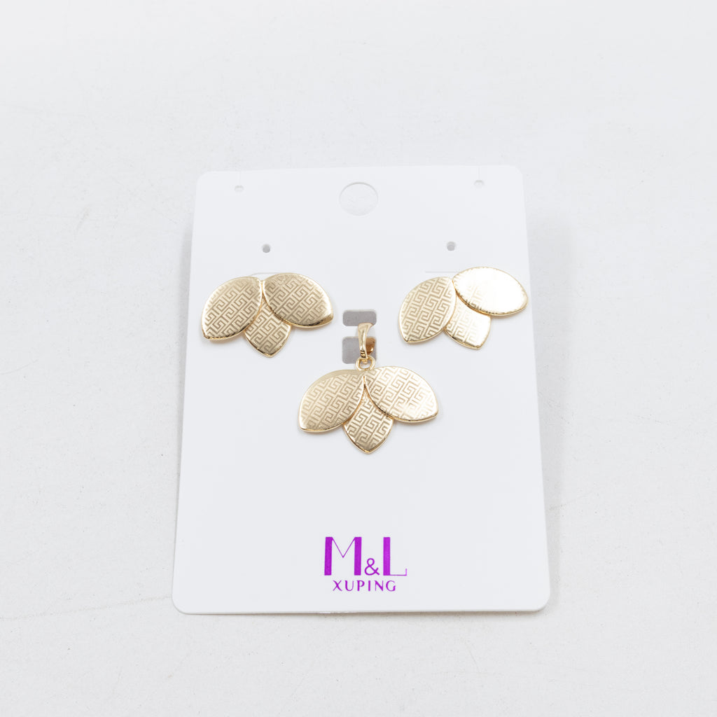 Conjunto de de Aretes y Dije M4 Oro Laminado