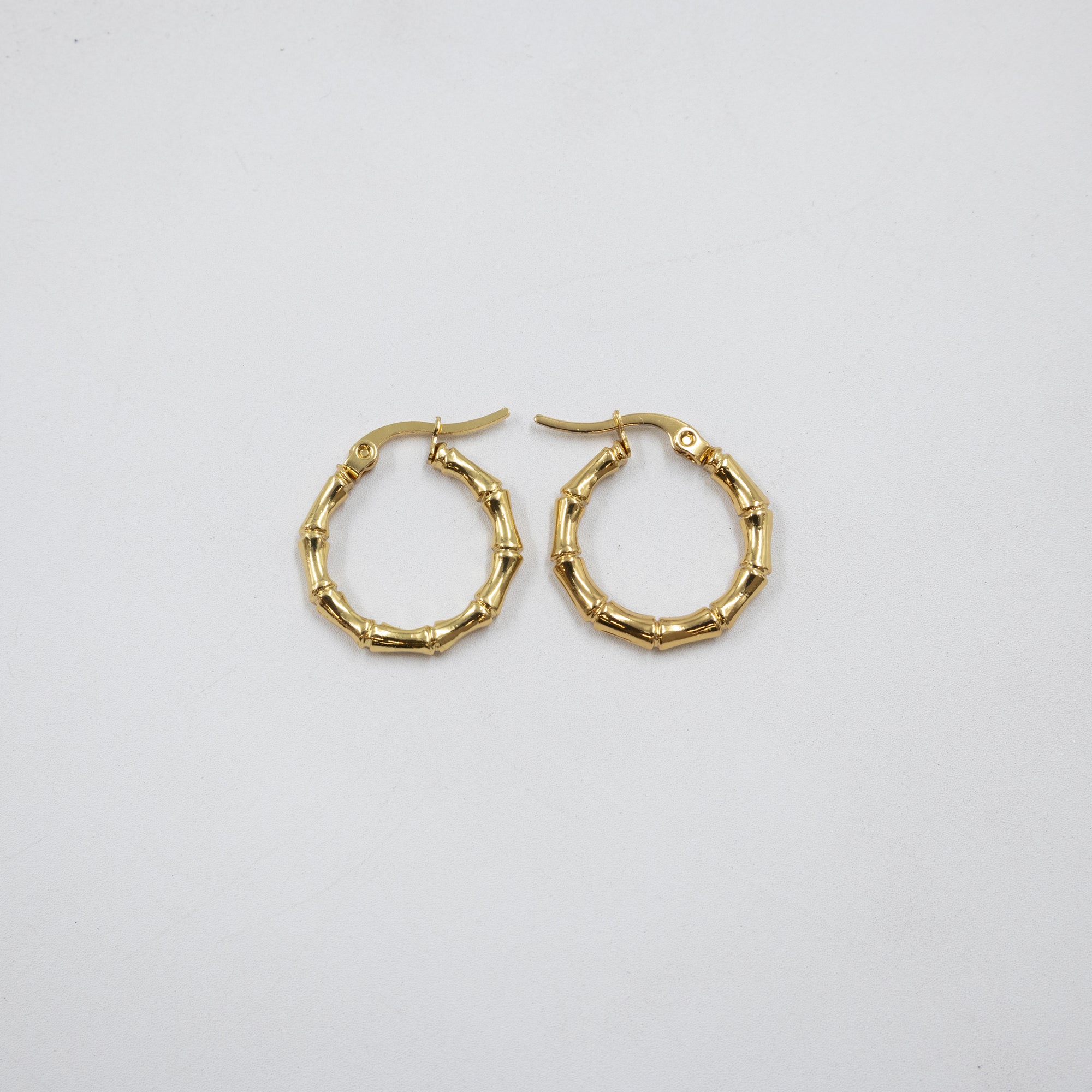 Aretes Dorados Chicos M5 Oro Laminado