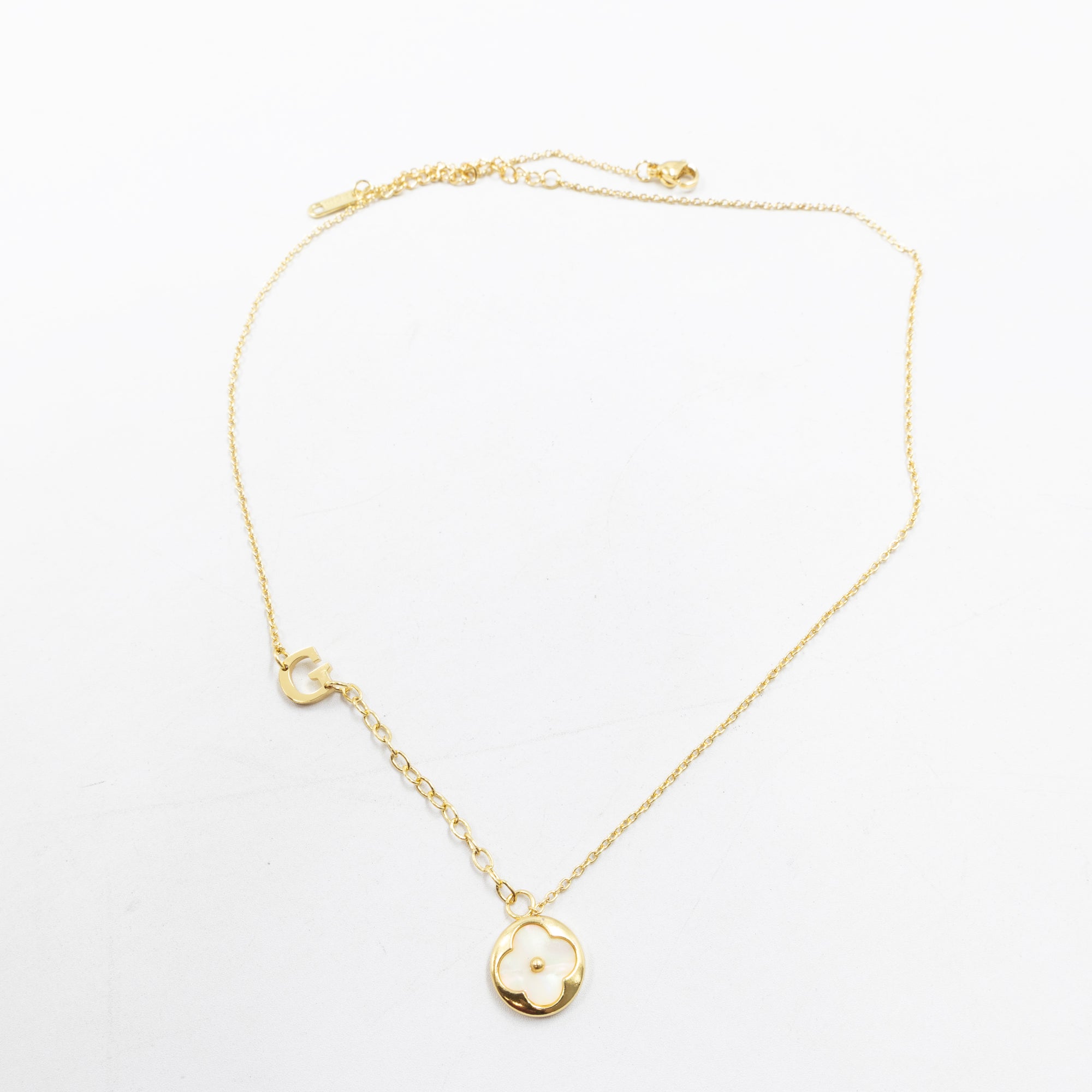Collares Dorados con dijes de letra G,I,J y dije de Trebol M3 Oro Laminado