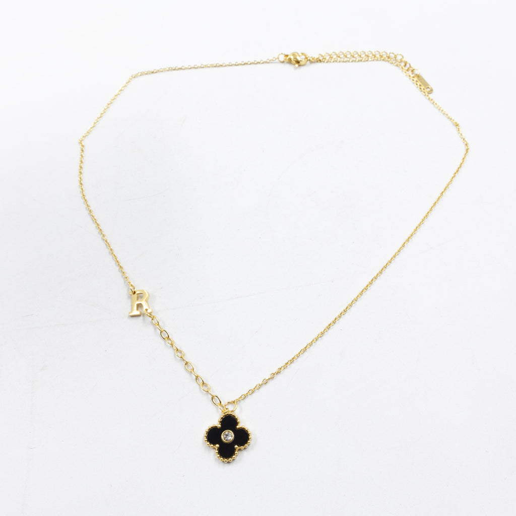 Collar de Dije de Trebol y letras M9 Oro Laminado
