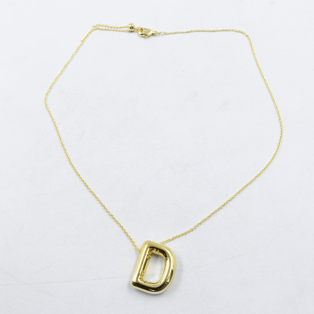 Collar Dorado con Dije de letras Grandes M1 Oro Laminado