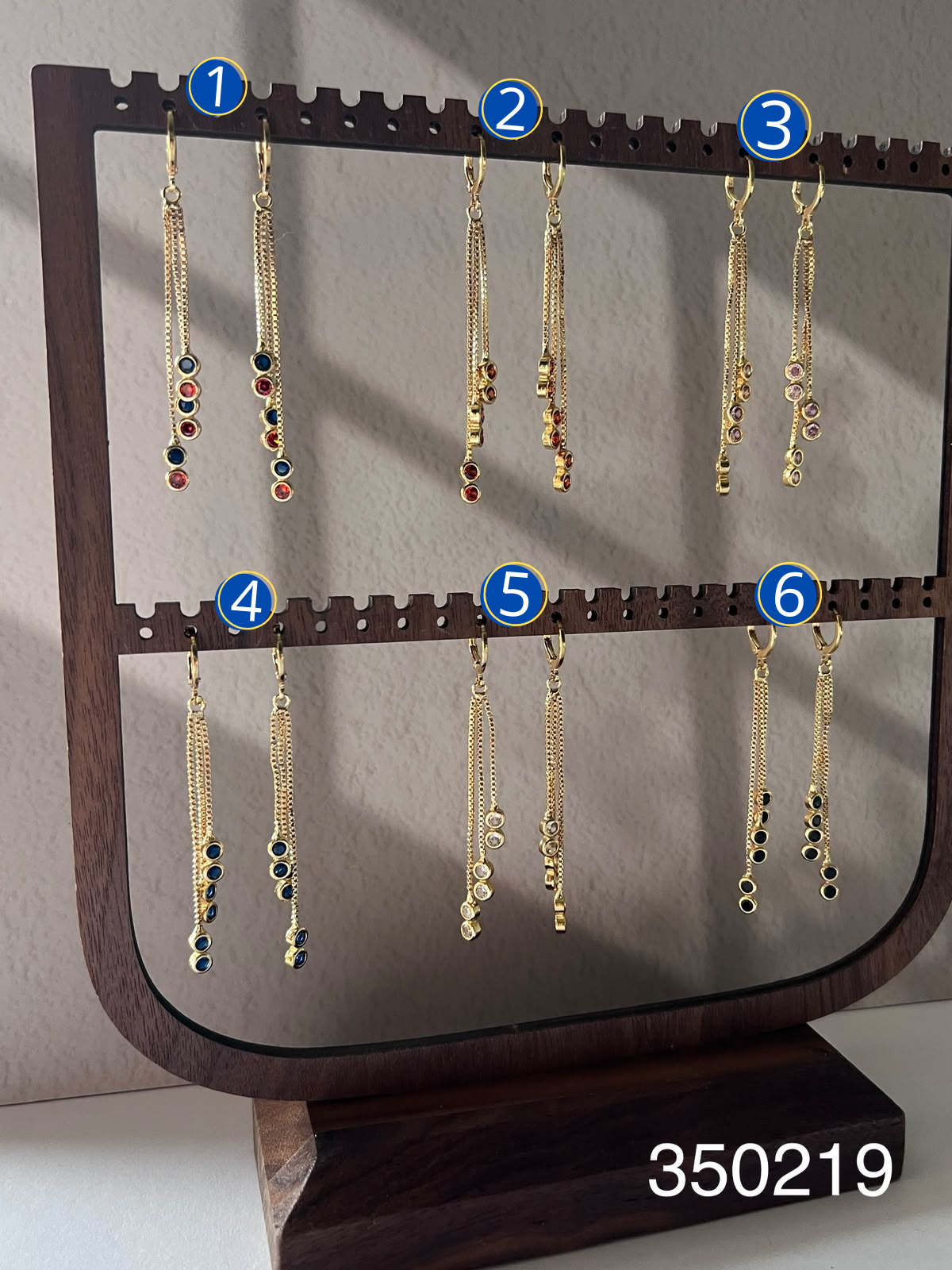 [13/AGOSTO/26] Aretes Largos Dorados M2 Oro Laminado