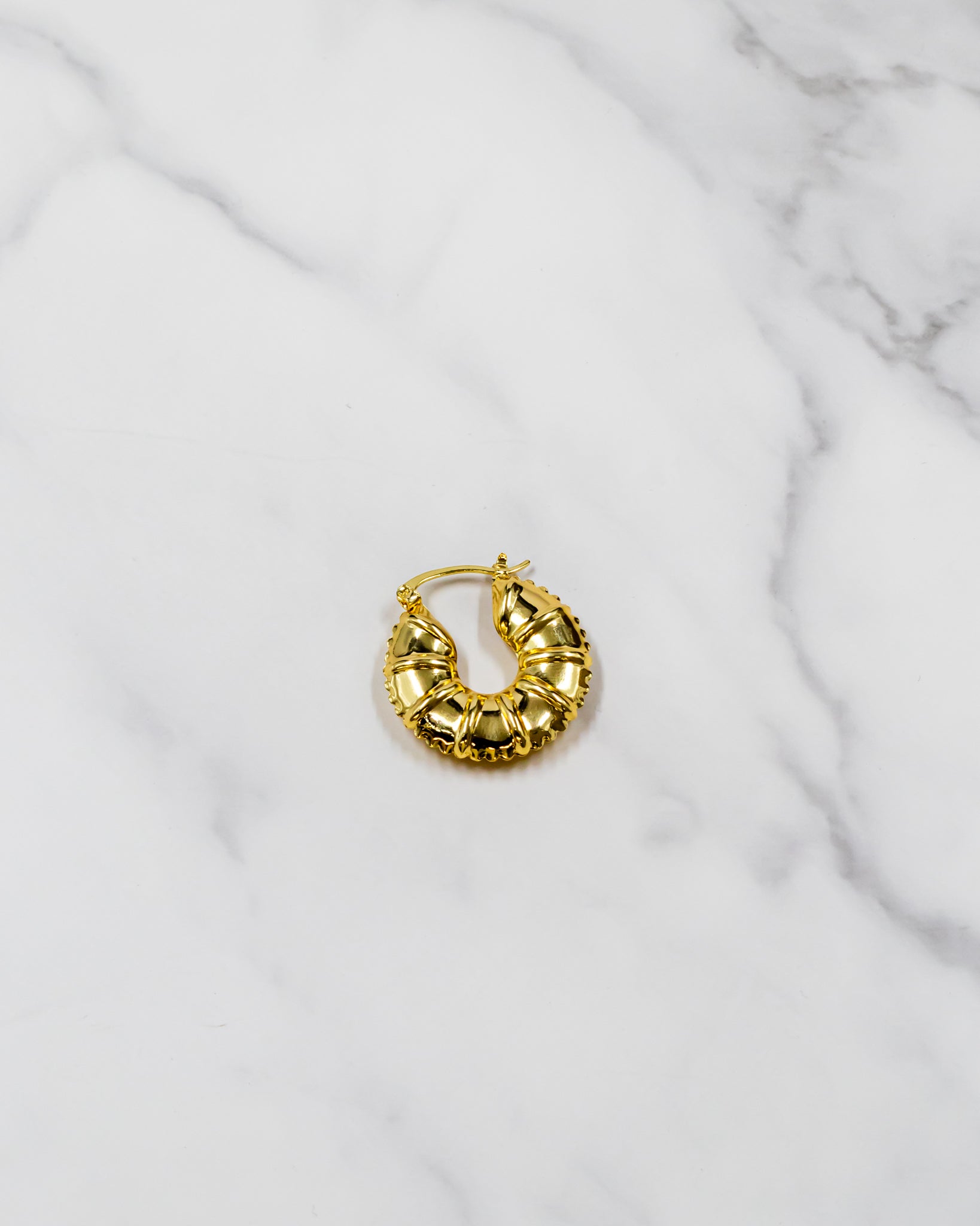 Aretes tipo canasta - M1 Oro Laminado