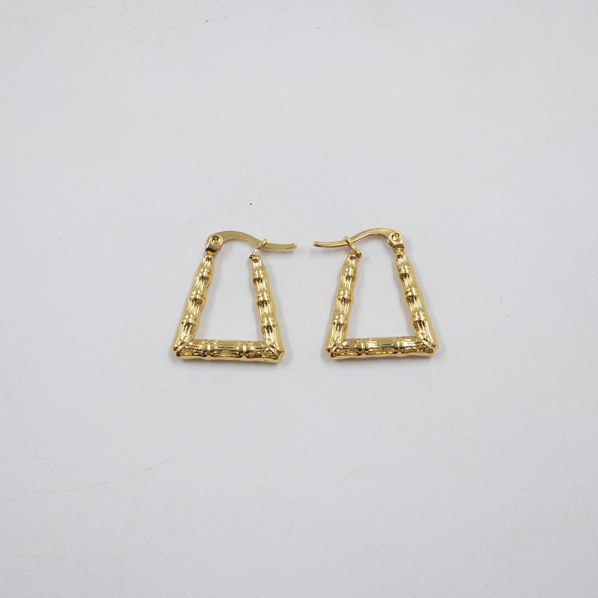 Aretes Dorados Chicos M3 Oro Laminado