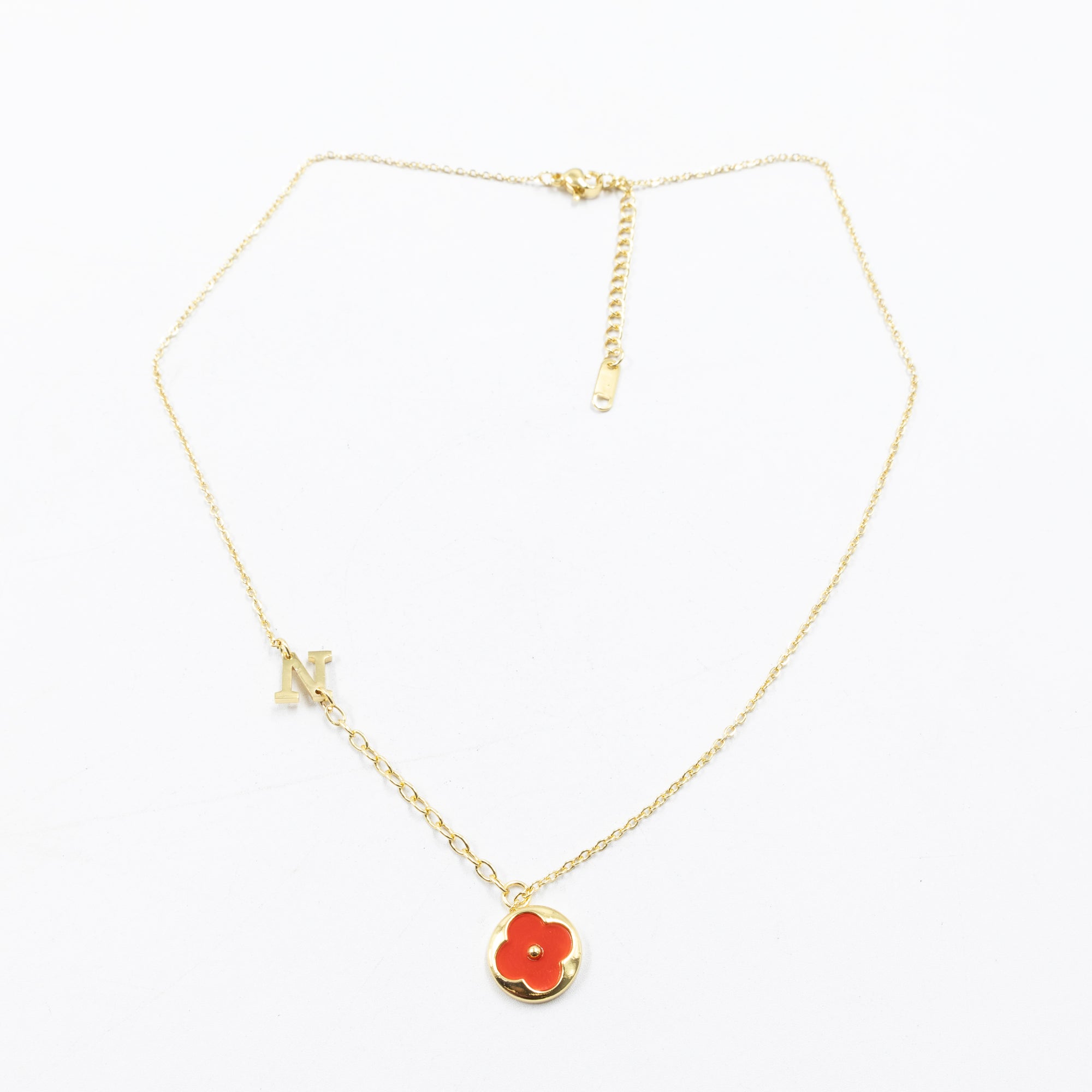 Collares Dorados con dijes de letra N,P,R y dije de Trebol M5 Oro Laminado
