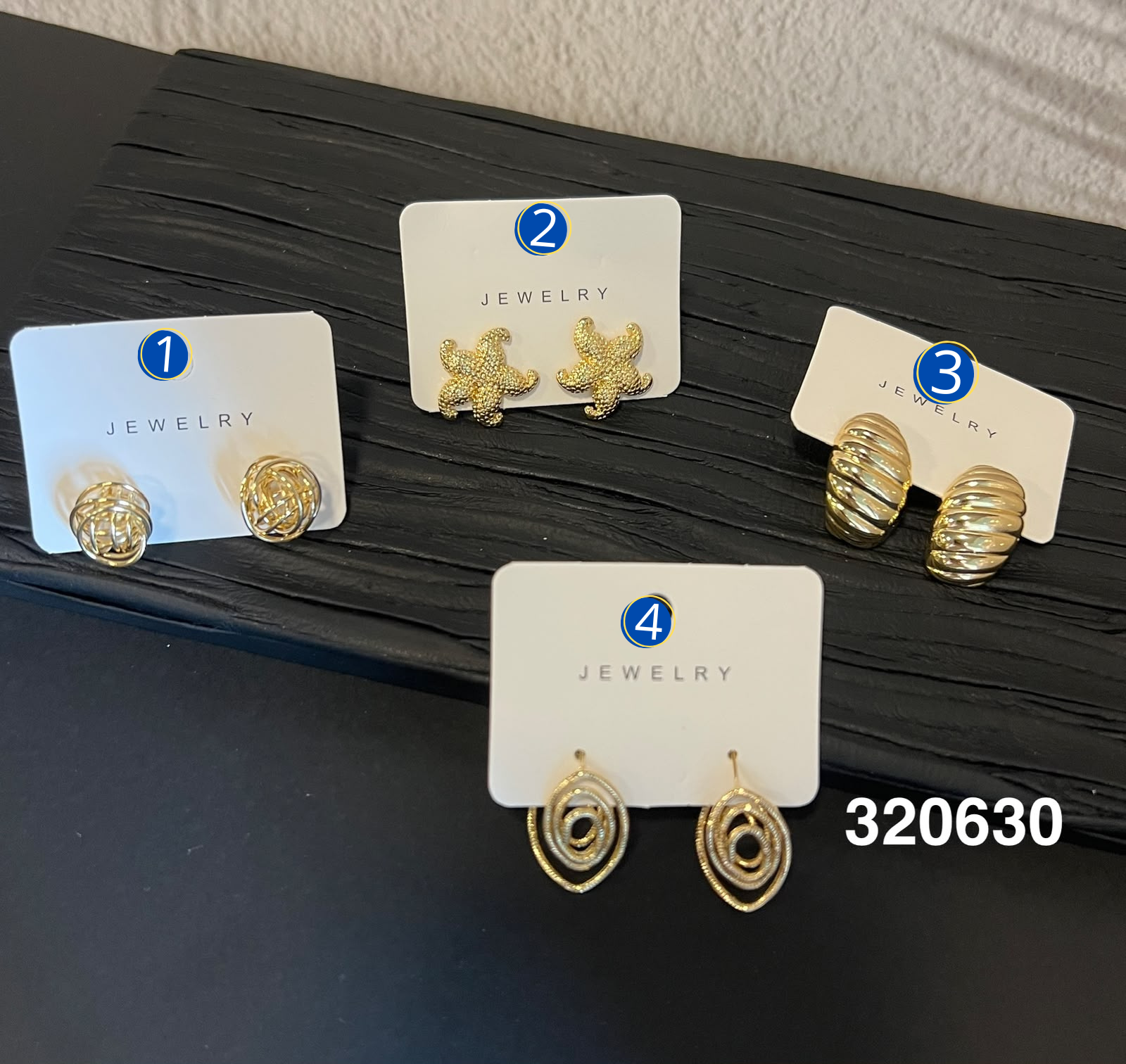 [13/AGOSTO/26] Aretes Dorados M2 Oro Laminado