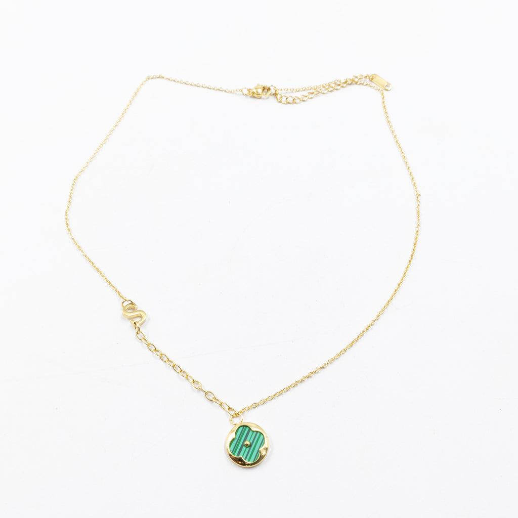 Collares Dorados con dijes de letra S,T,V y dije de Trebol M6 Oro Laminado
