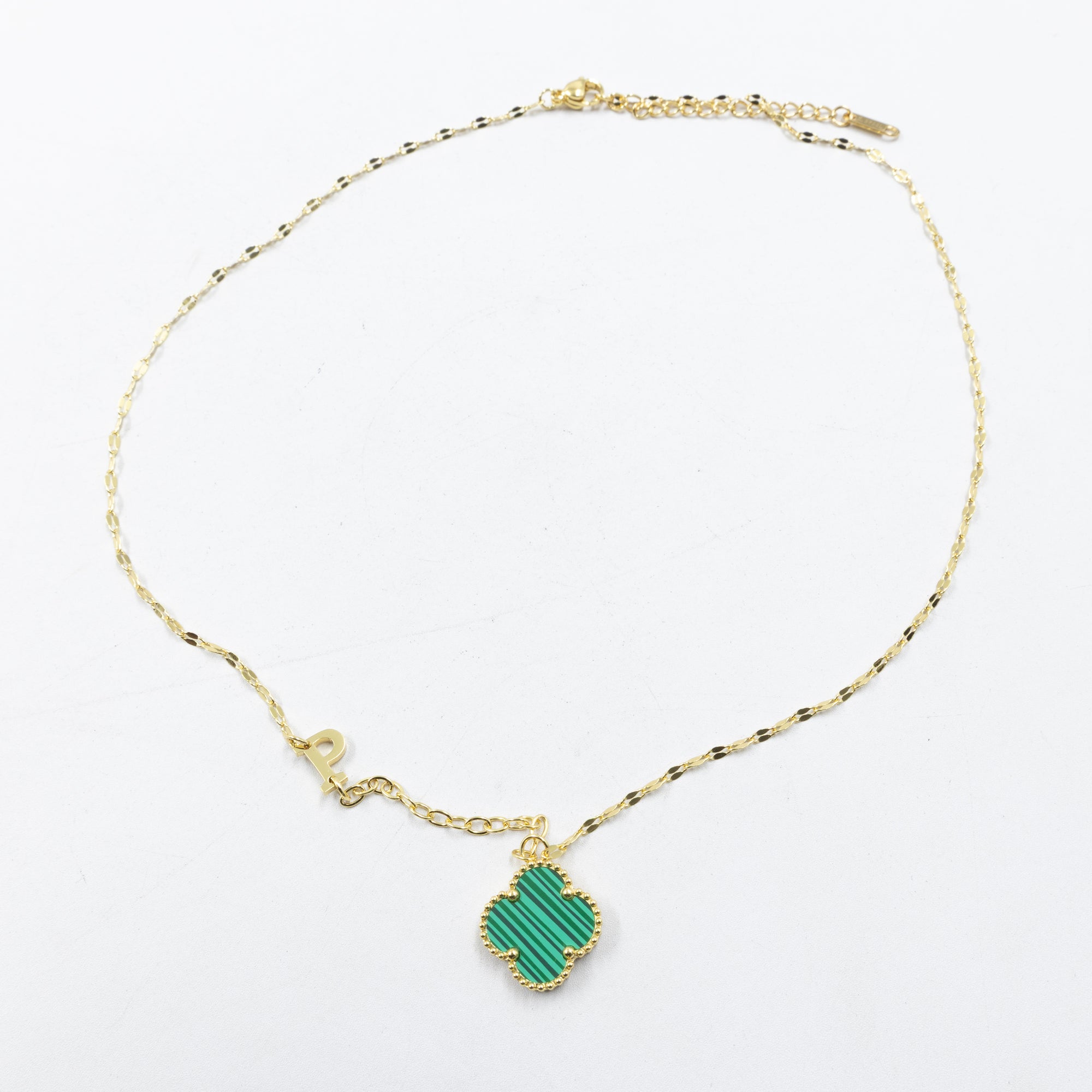 Collares Dorados con dijes de letra P, R, S y dije de Trebol M5 Oro Laminado
