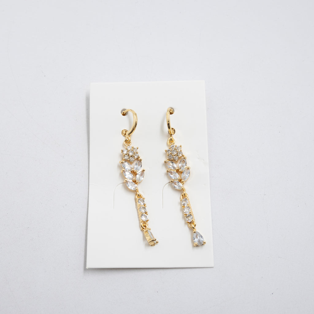 Aretes Largos Dorados con piedras M7 Oro Laminado