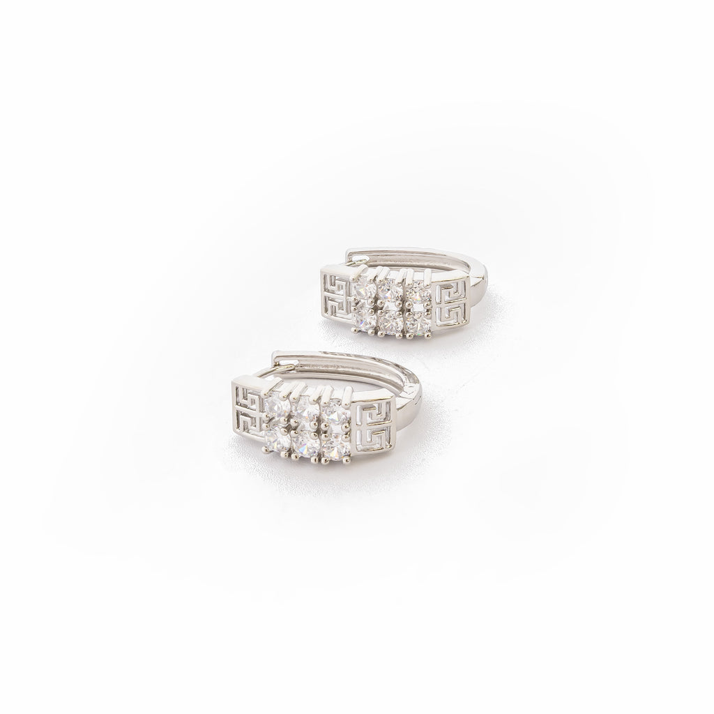 Aretes Plateados Huggies con Piedras Blancas M1 Oro Laminado