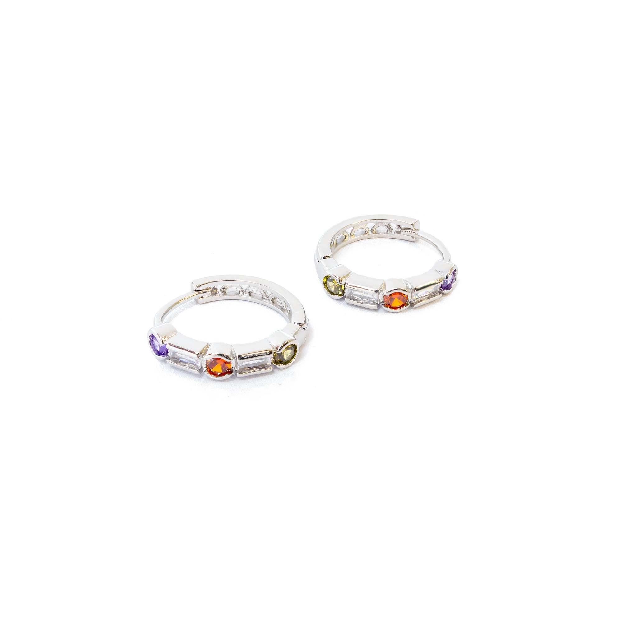Aretes Plateados Huggies con Piedras Multicolor M7 Oro Laminado