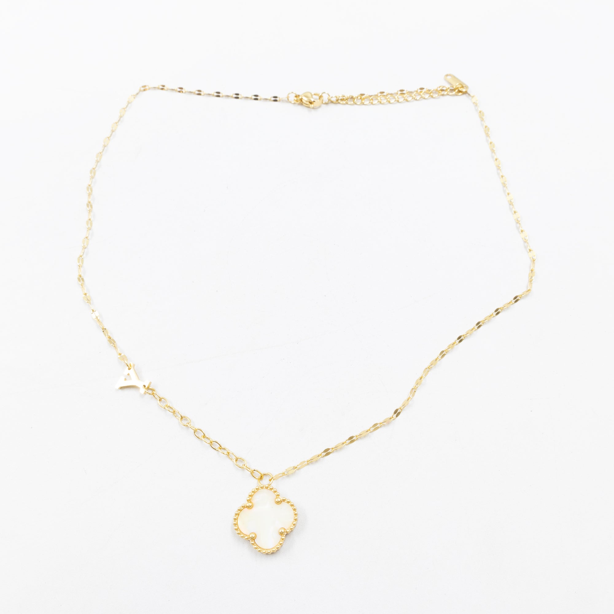 Collares Dorados con dijes de letra Y, Z y dije de Trebol M7 Oro Laminado
