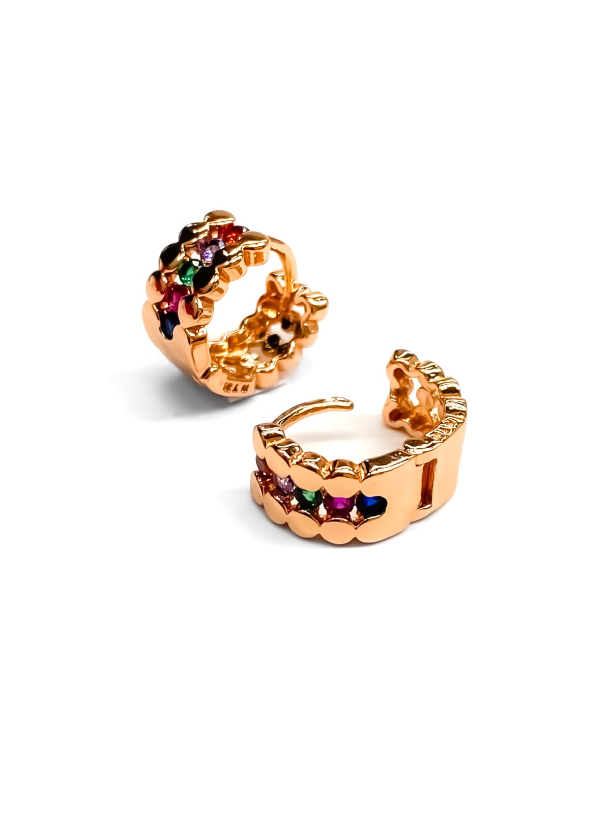 ARETES HUGGIES M10 - ORO LAMINADO