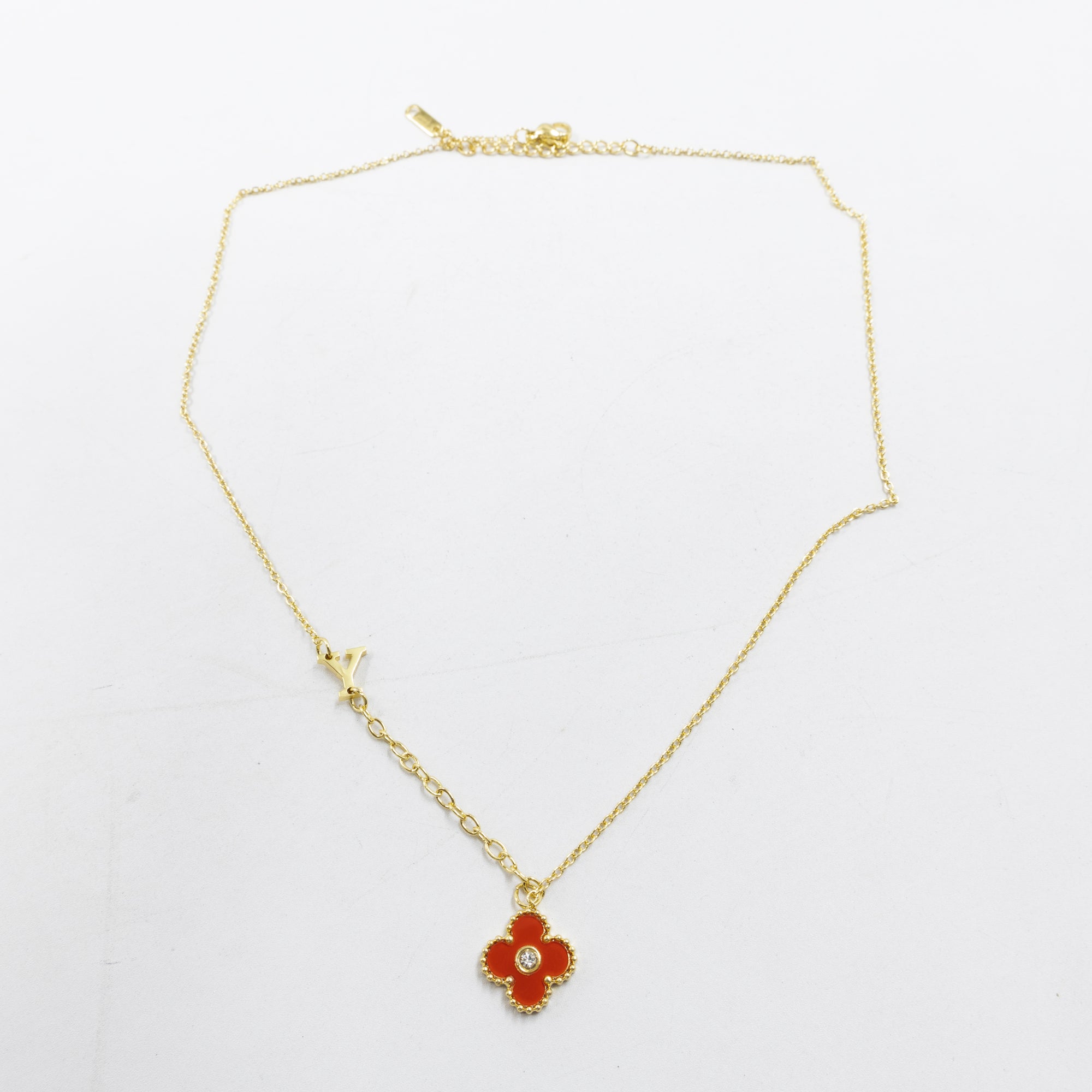 Collar de Dije de Trebol y letra Y, Z M7 Oro Laminado