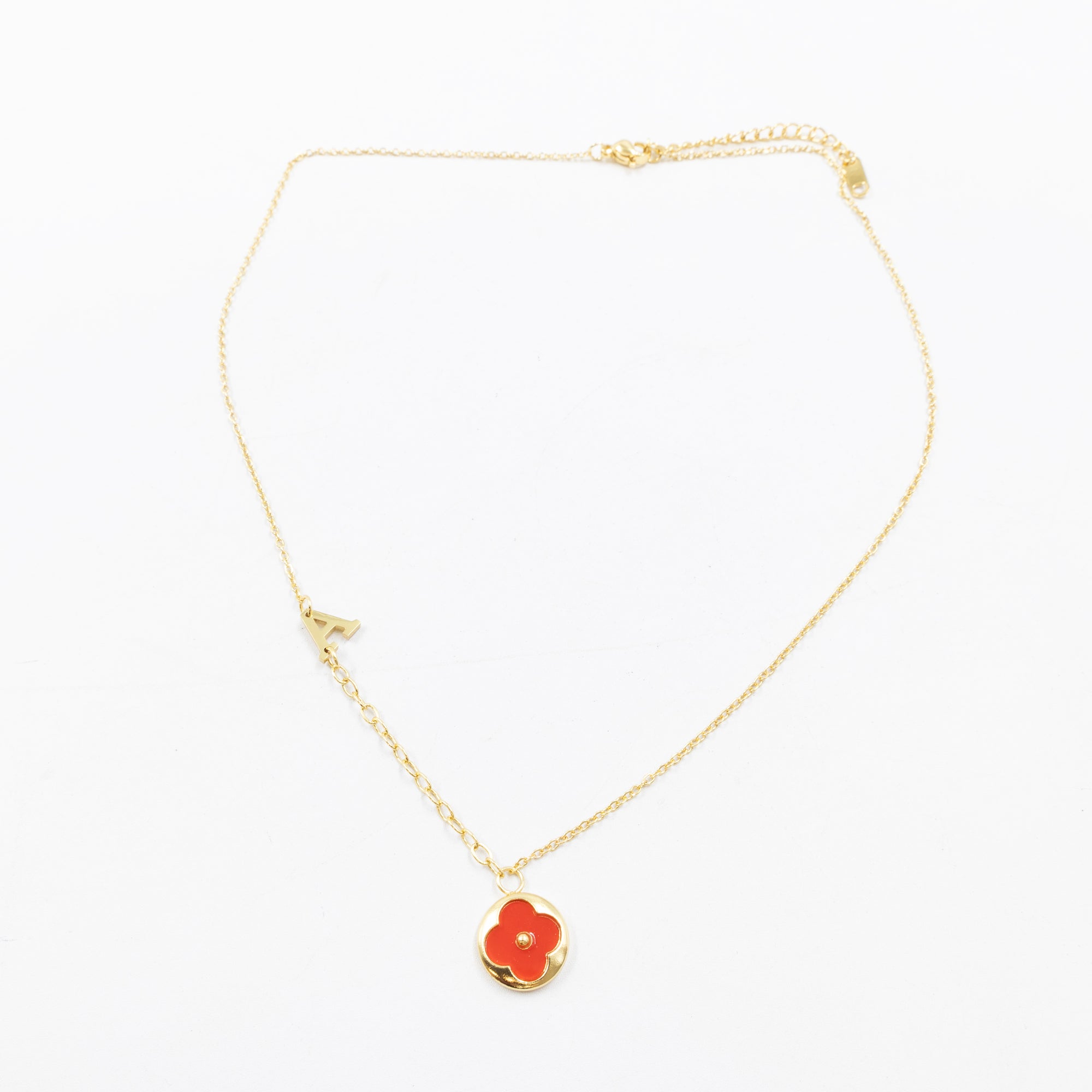 Collares Dorados con dijes de letra A,B,C y dije de Trebol M1 Oro Laminado
