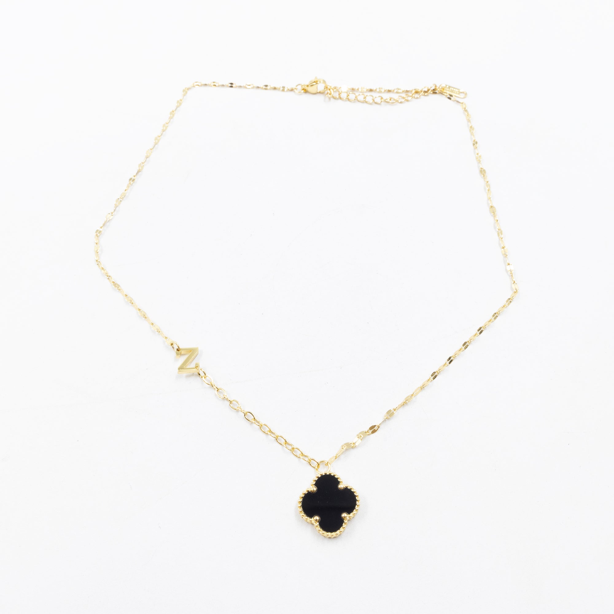 Collares Dorados con dijes de letra P,V , Z y dije de Trebol M8 Oro Laminado