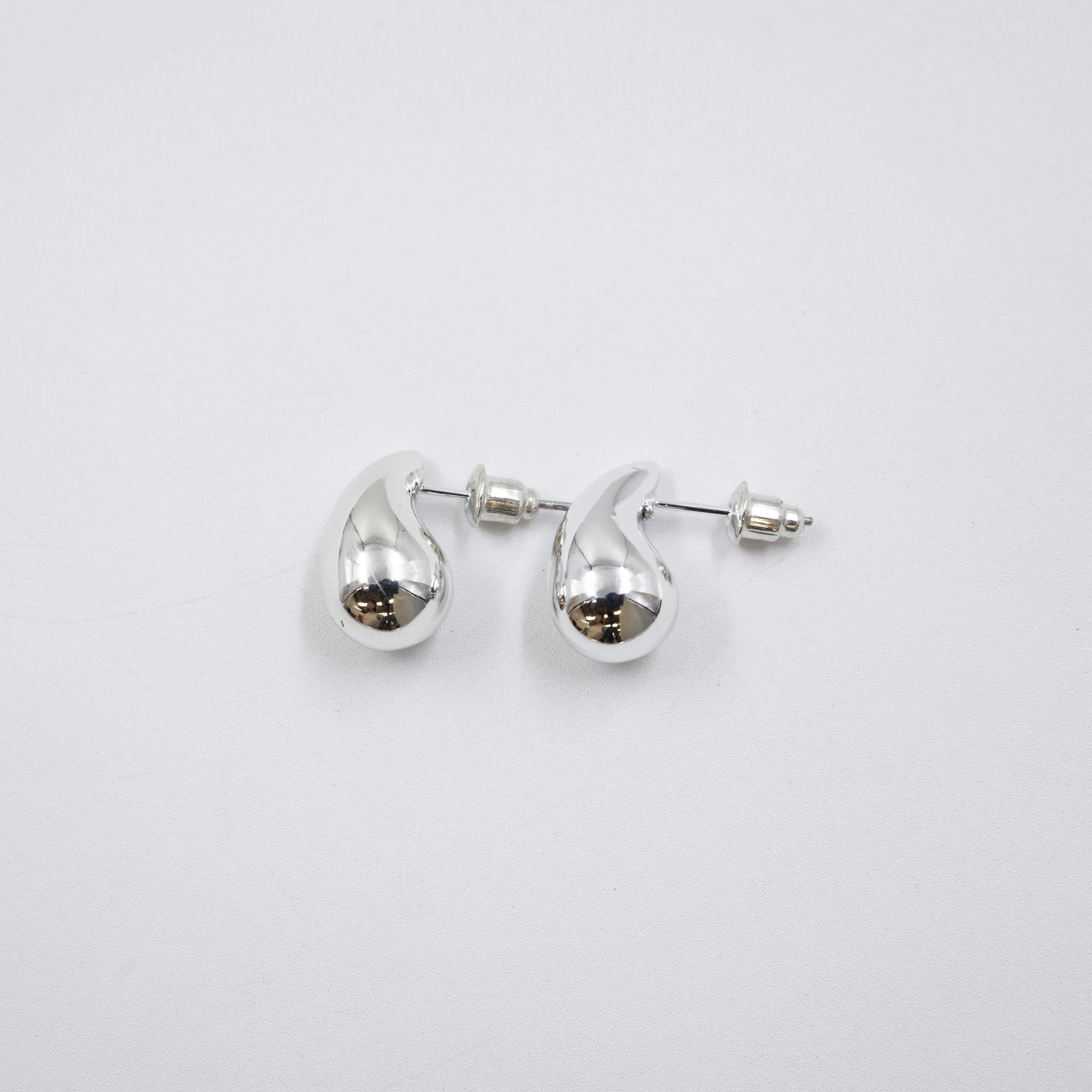 Aretes Dorados y Plateados M6 Oro Laminado