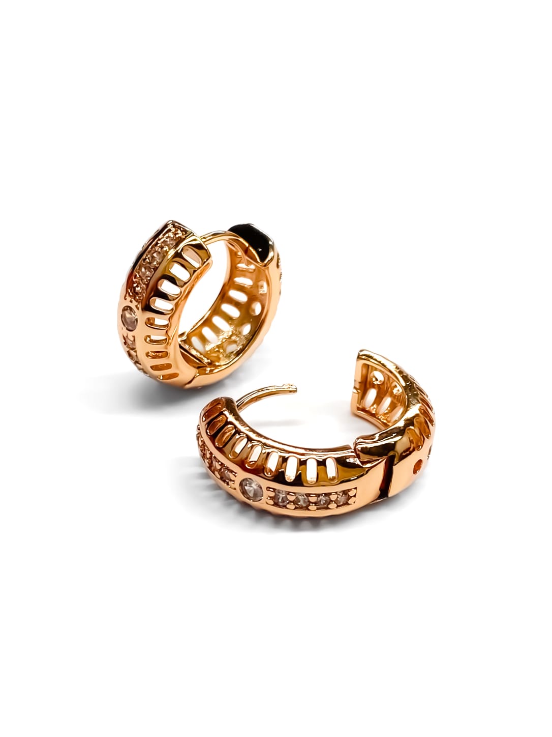 ARETES HUGGIES M17 - ORO LAMINADO