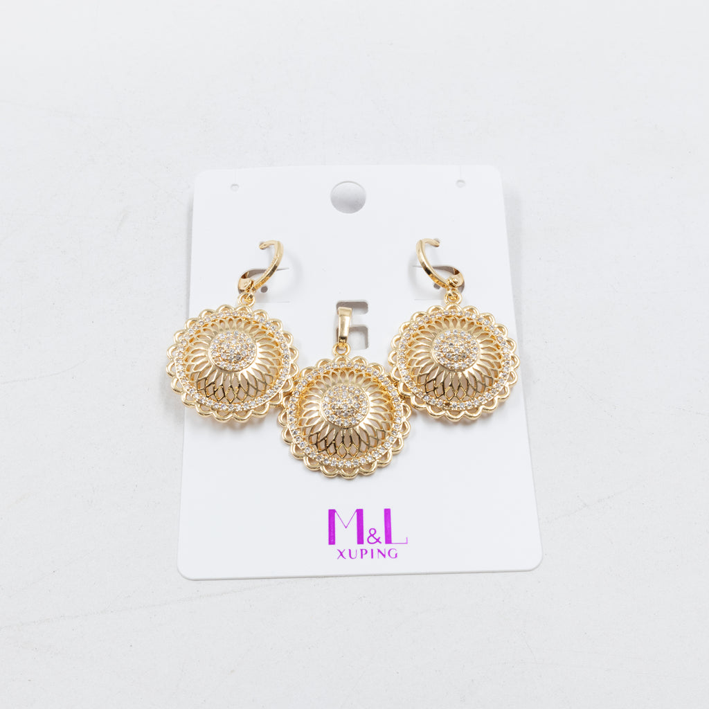 Conjunto de de Aretes y Dije M7 Oro Laminado