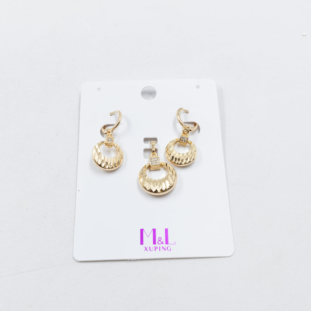 Conjunto de de Aretes y Dije M9 Oro Laminado