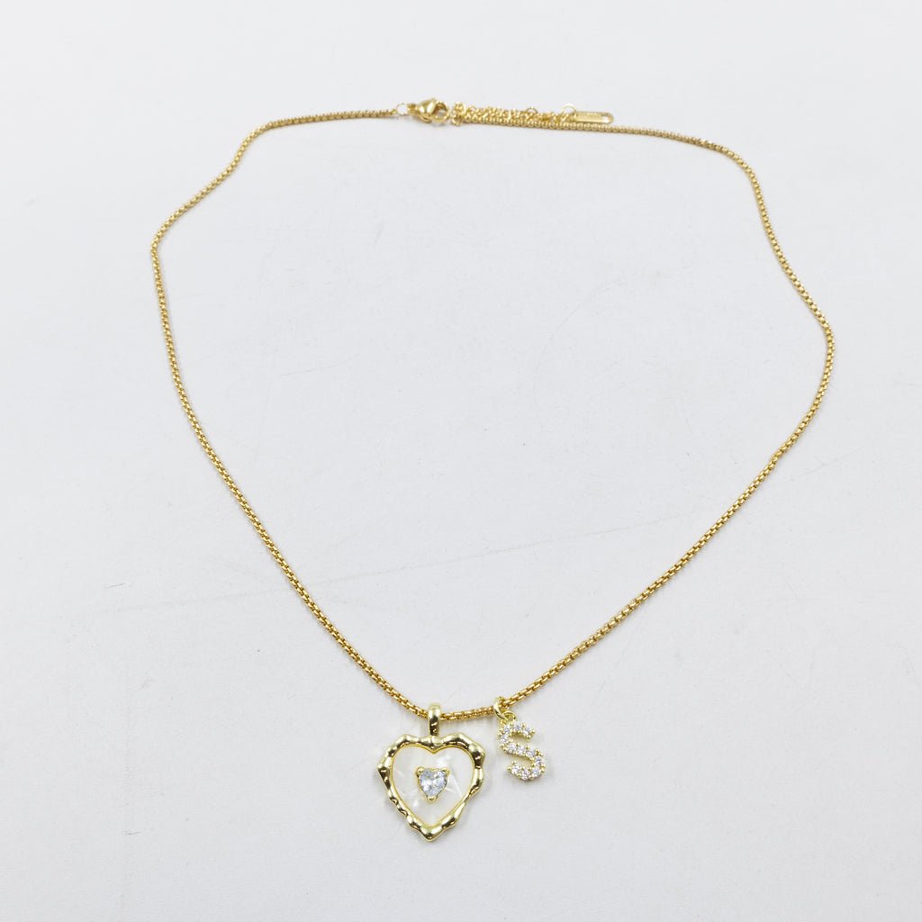Collares Dorados con dije de Letra y corazon M3 Oro Laminado