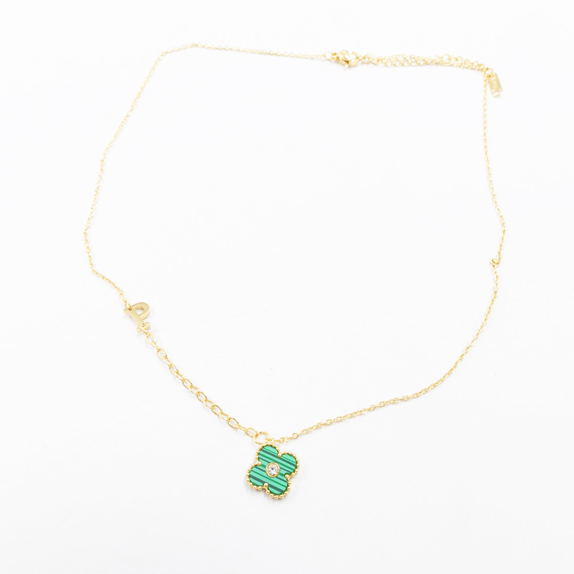 Collar de Dije de Trebol y letra P, R, S M5 Oro Laminado