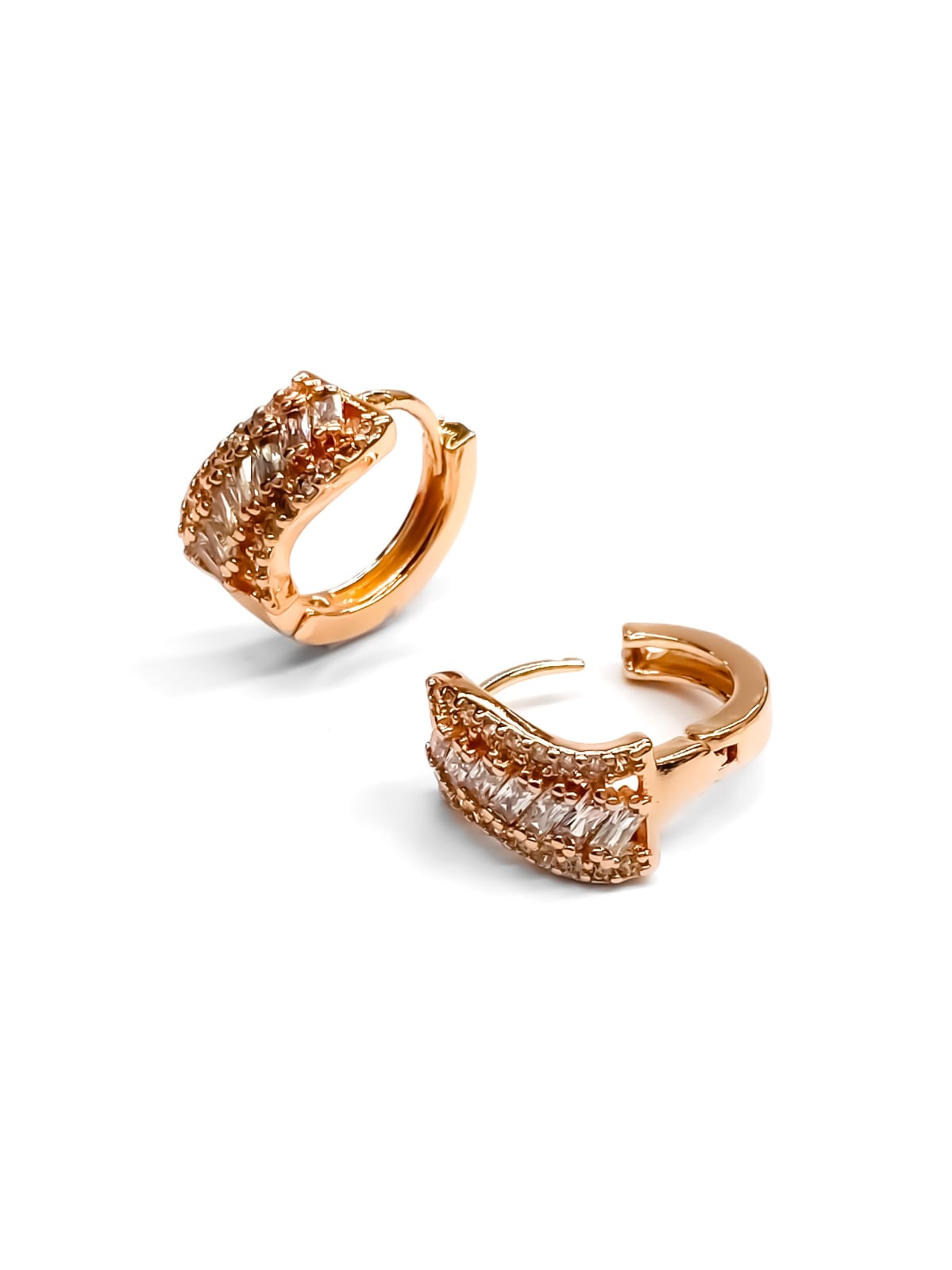 ARETES HUGGIES M3 - ORO LAMINADO