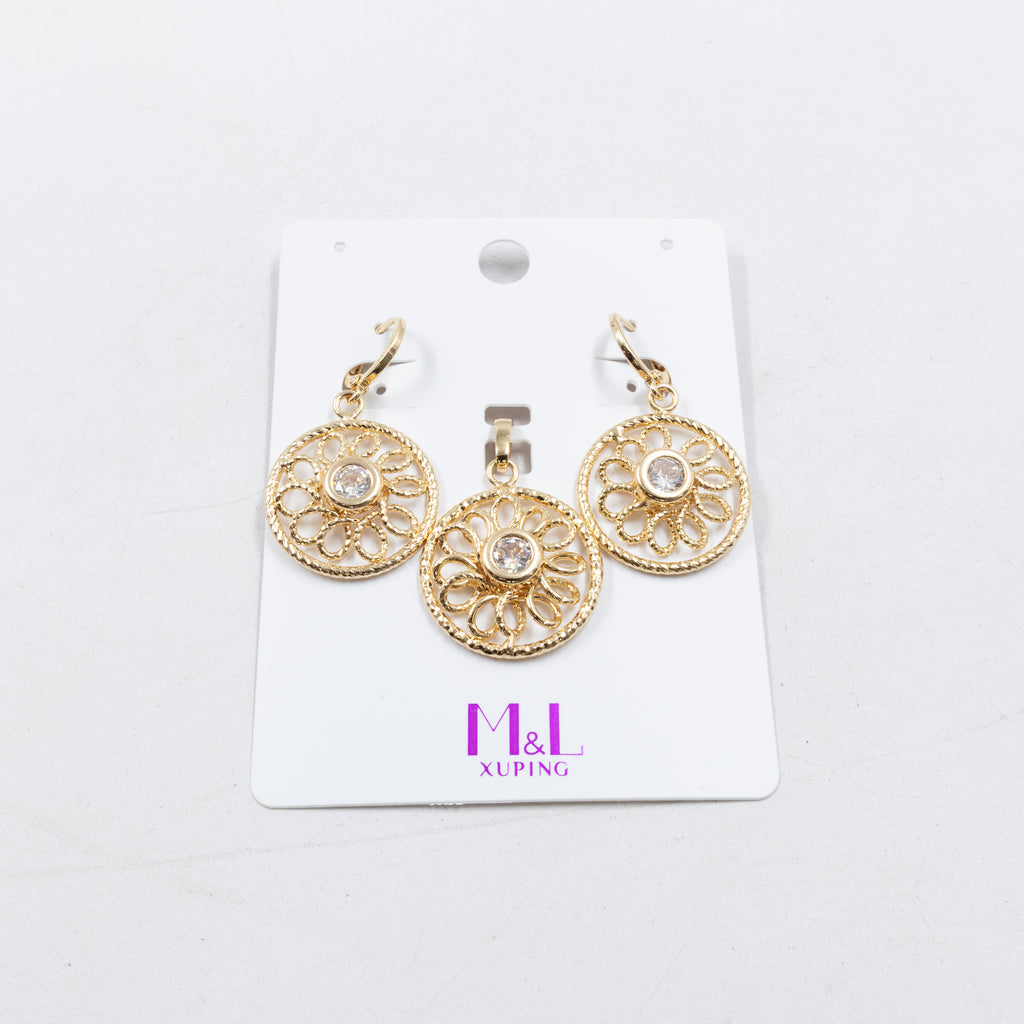 Conjunto de de Aretes y Dije M11 Oro Laminado