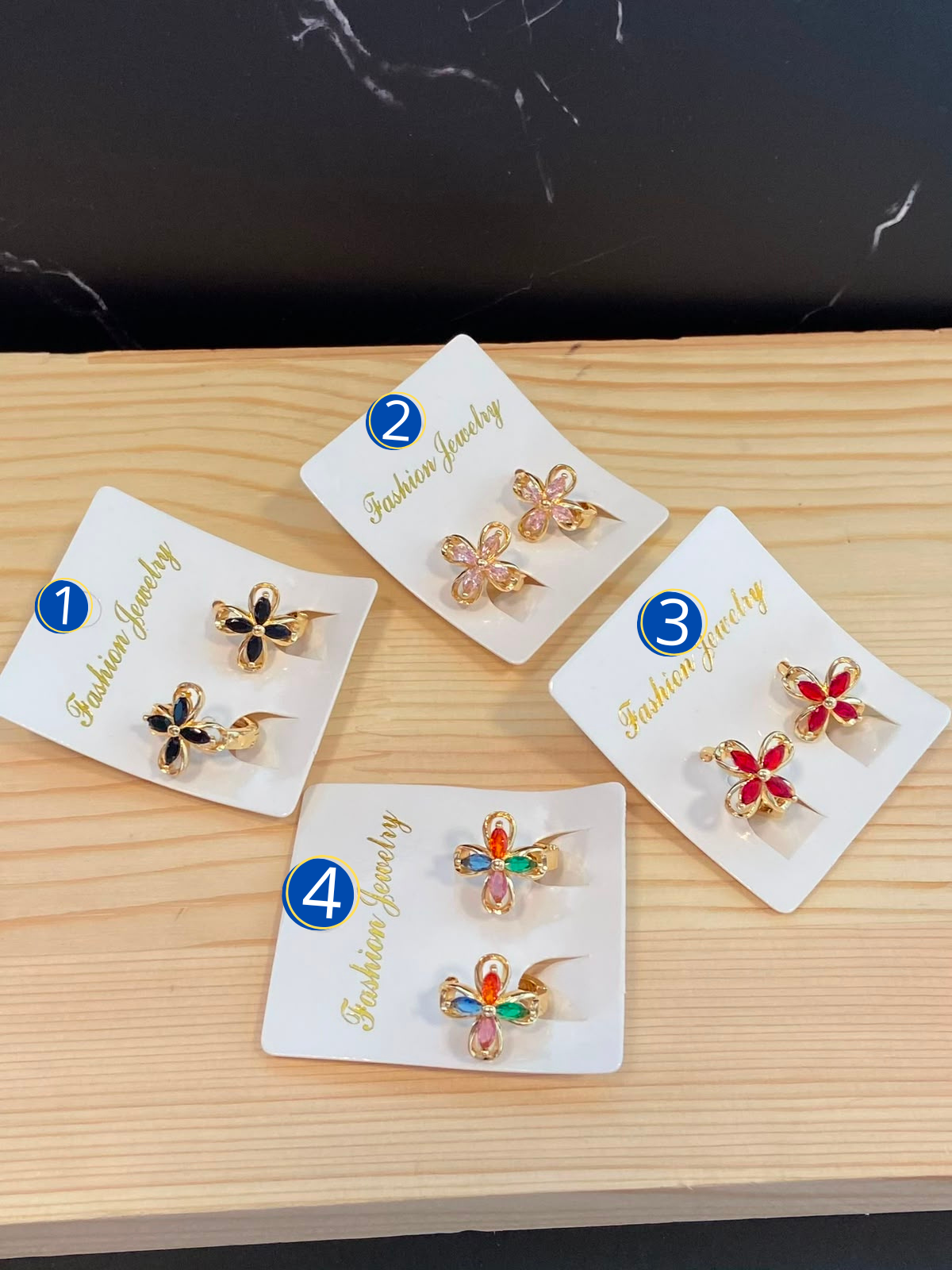 [12/SEPTIEMBRE/26] Aretes Dorados Huggies M12 Oro Laminado