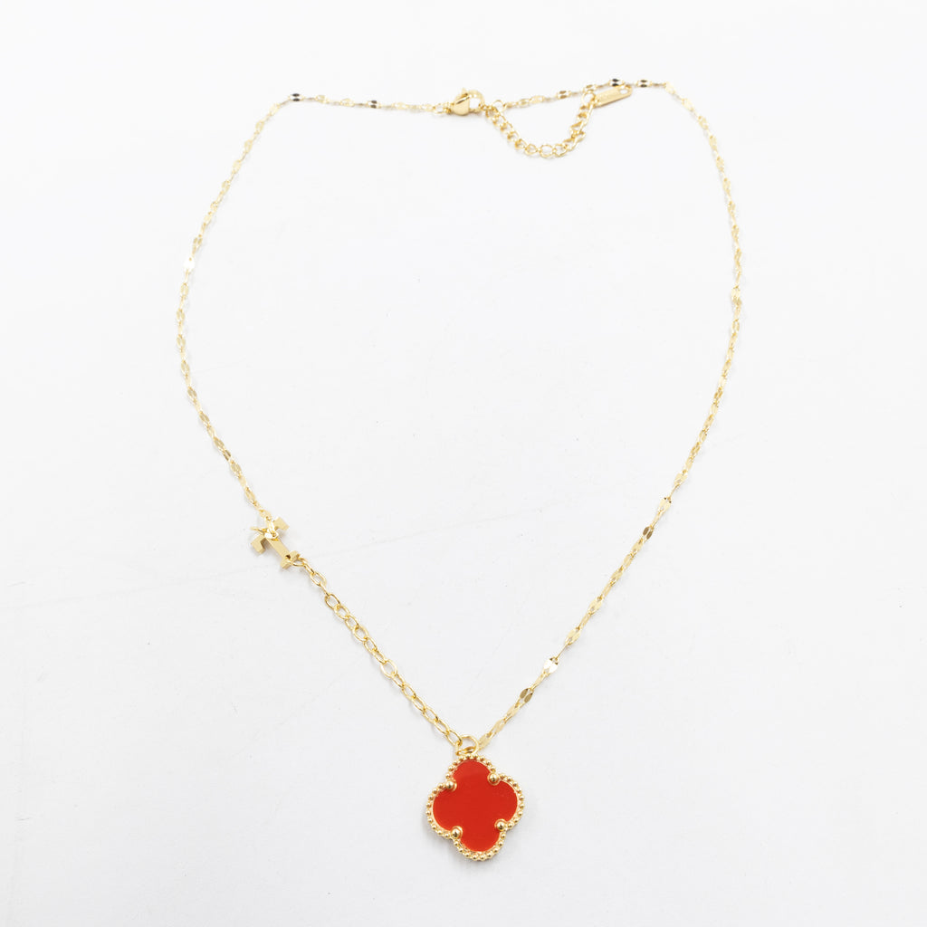 Collares Dorados con dijes de letra T, V y dije de Trebol M6 Oro Laminado