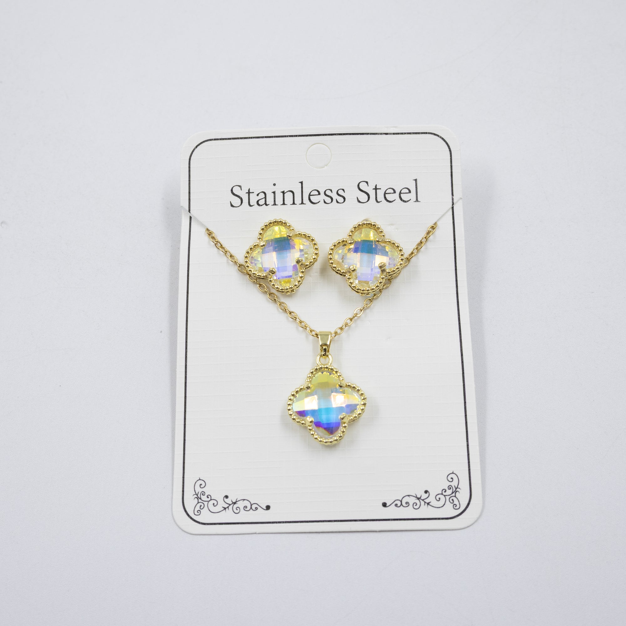 Conjunto Dorado de Trebol M2 Oro Laminado