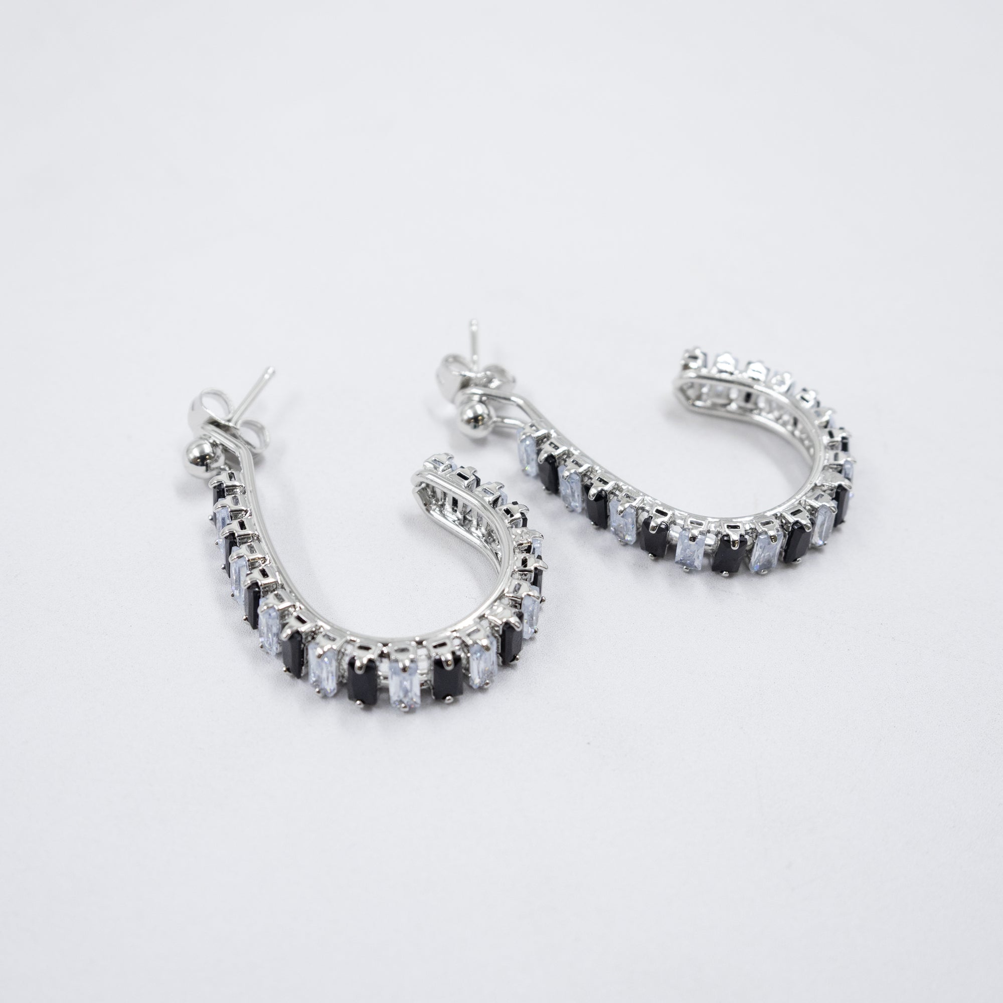 Aretes Plateados con piedras de color M12 Oro Laminado