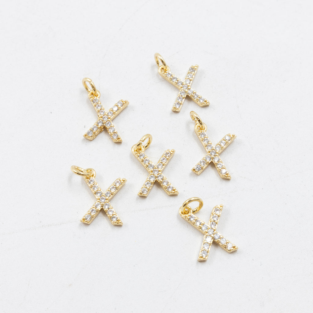 Paquete de 6 Dijes de Letras con piedras M3 Oro Laminado