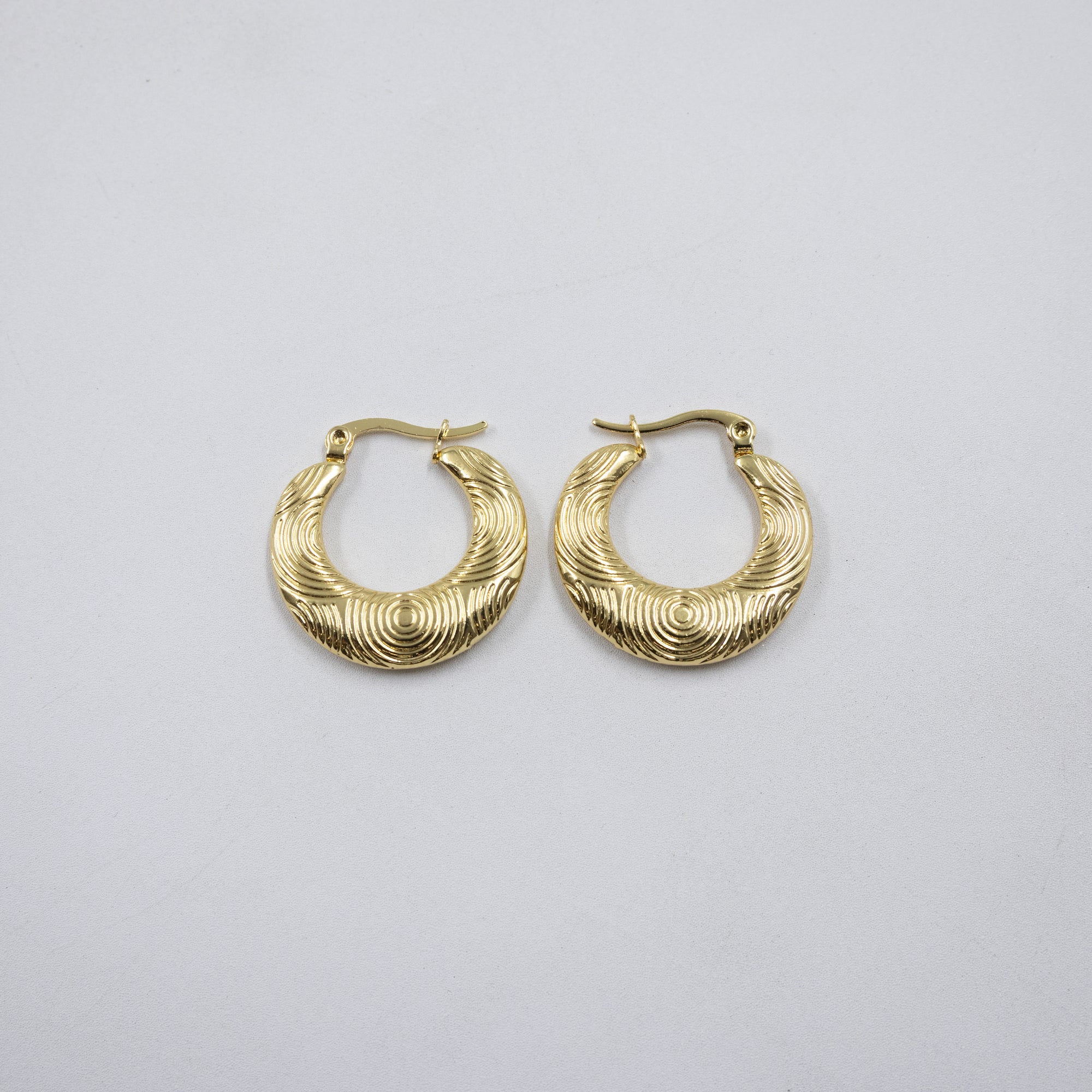Aretes Dorados Chicos M2 Oro Laminado