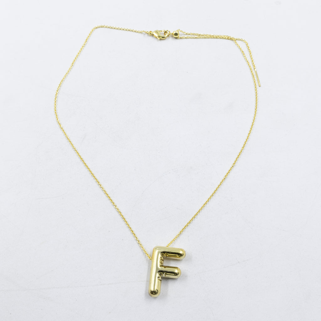 Collar Dorado con Dije de letras Grandes M1 Oro Laminado