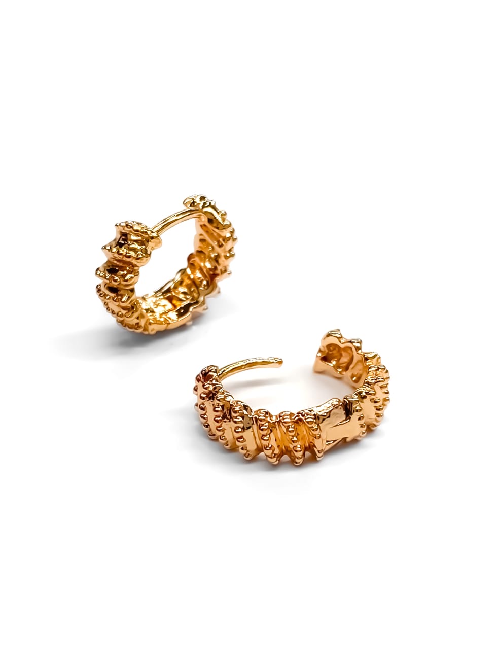 ARETES HUGGIES M18 - ORO LAMINADO