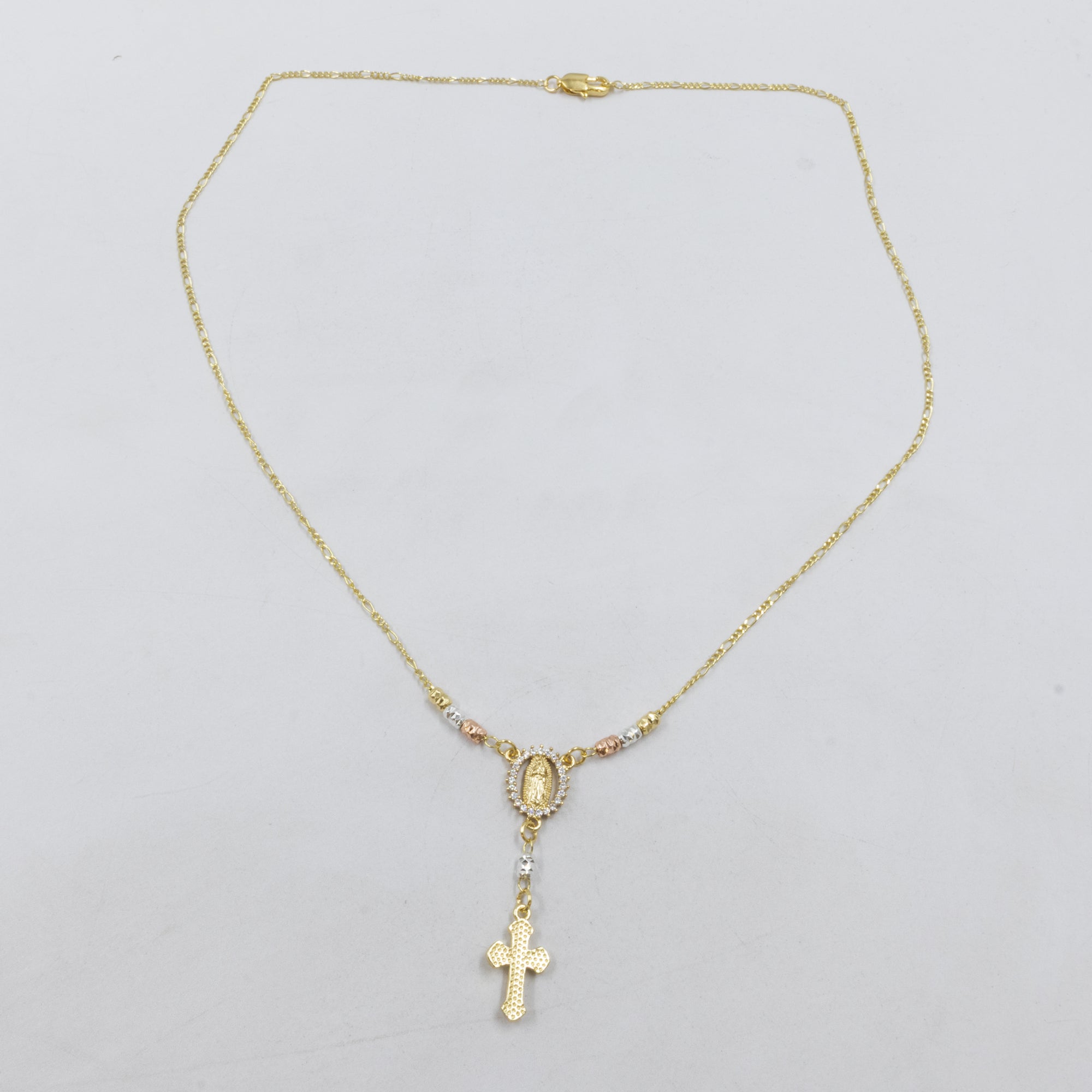 Collar con Dije Religioso Dorado M2 Oro Laminado
