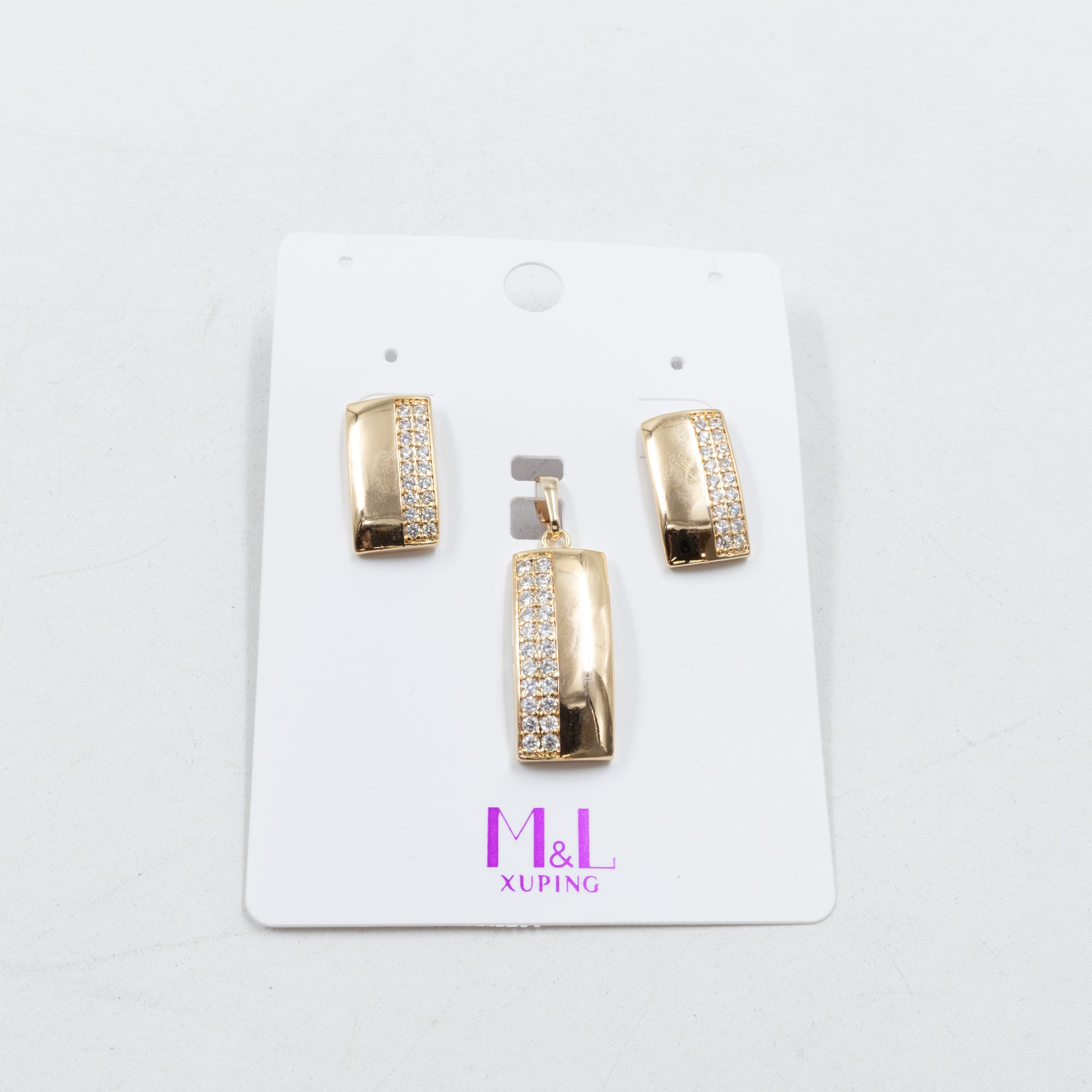 Conjunto de de Aretes y Dije M10 Oro Laminado