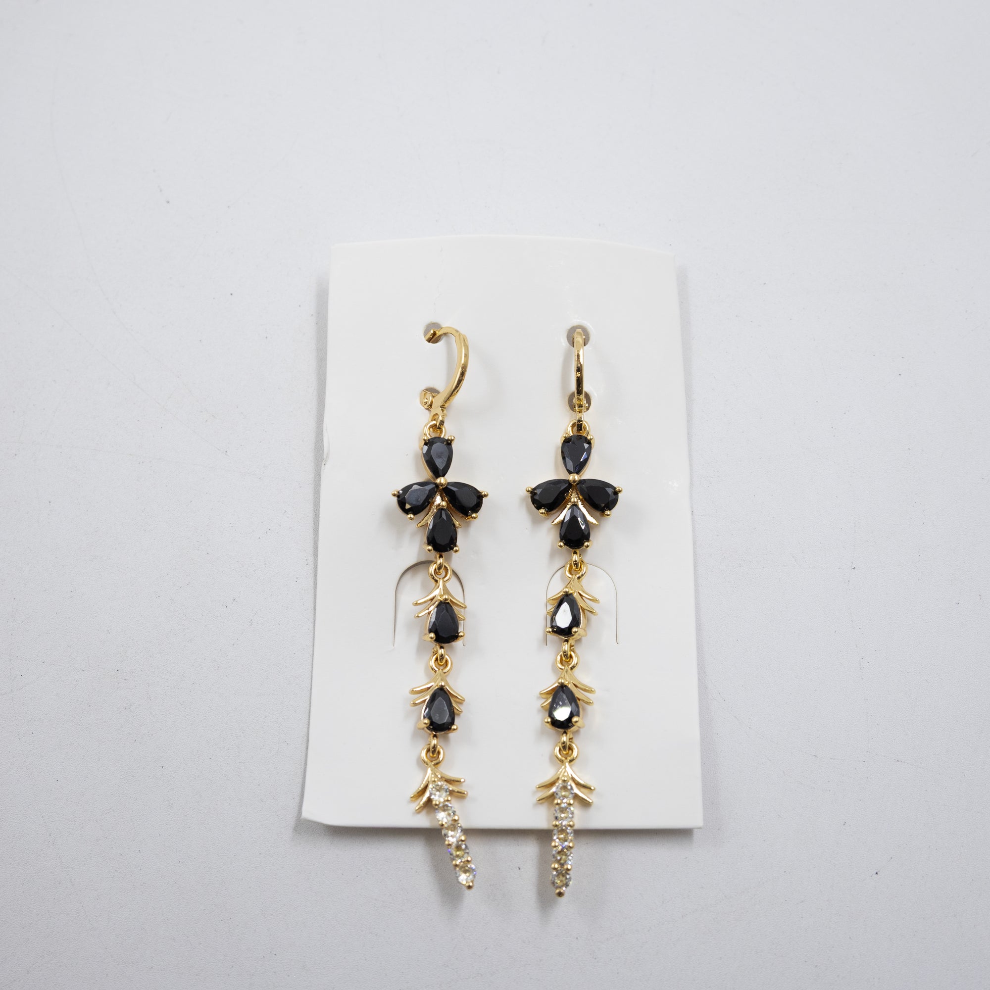 Aretes Largos Dorados con piedras M5 Oro Laminado