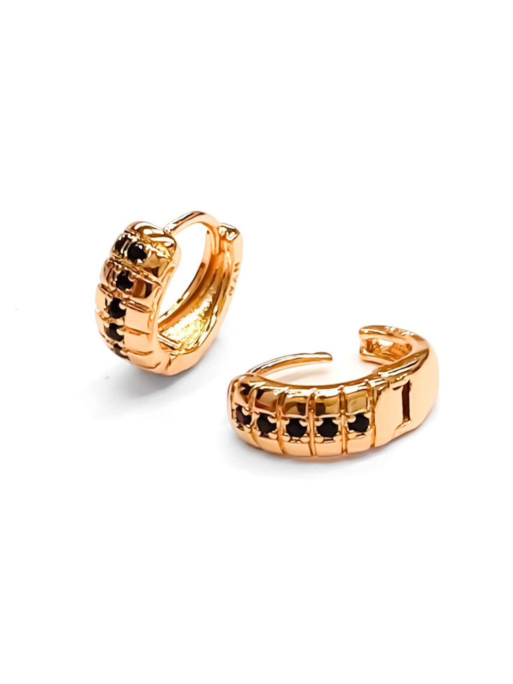 ARETES HUGGIES M6- ORO LAMINADO