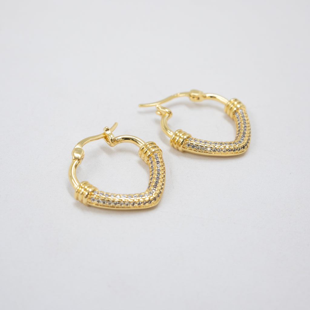 Aretes Dorados con Piedras Blancas M2 Oro Laminado
