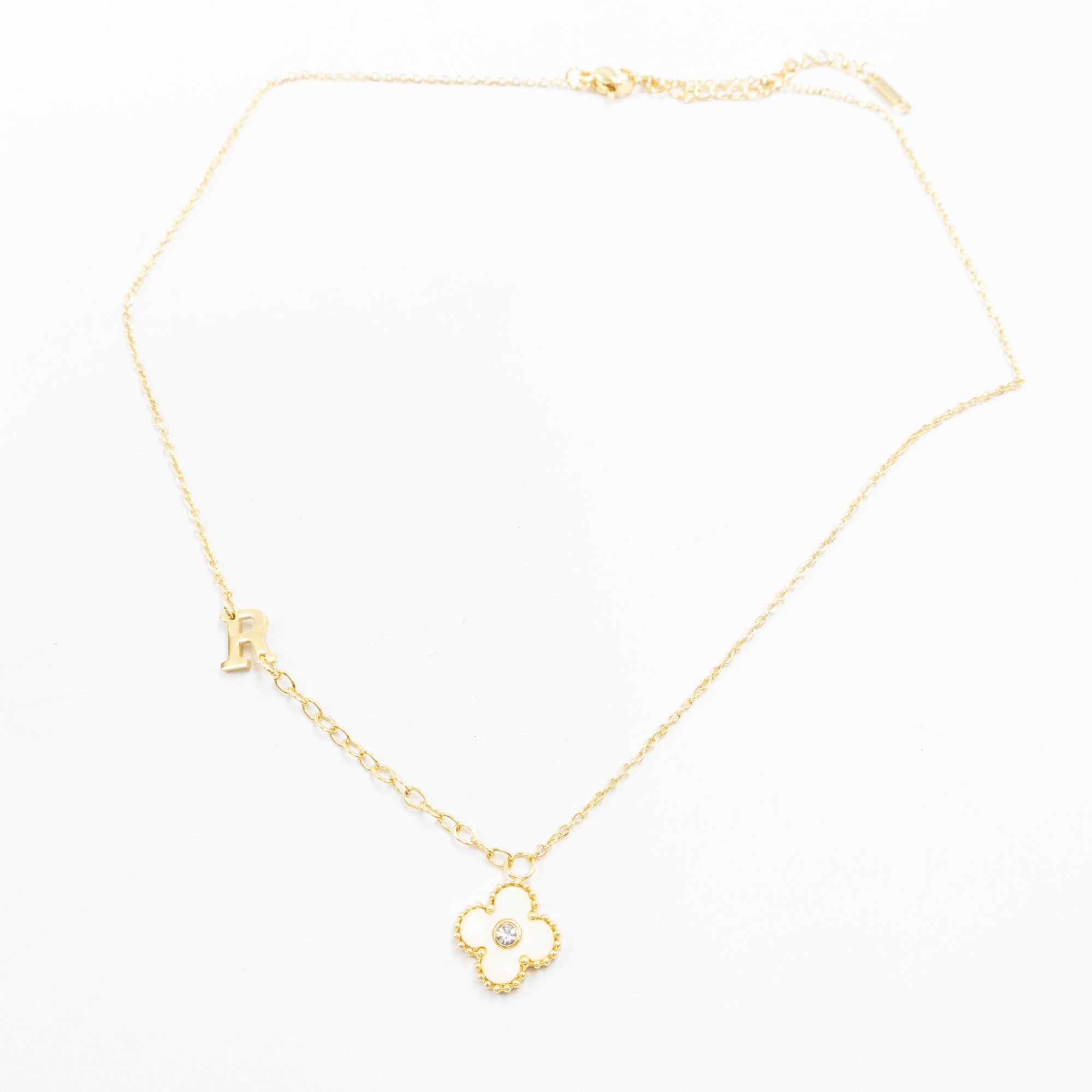 Collar de Dije de Trebol y letra P, R, S M5 Oro Laminado