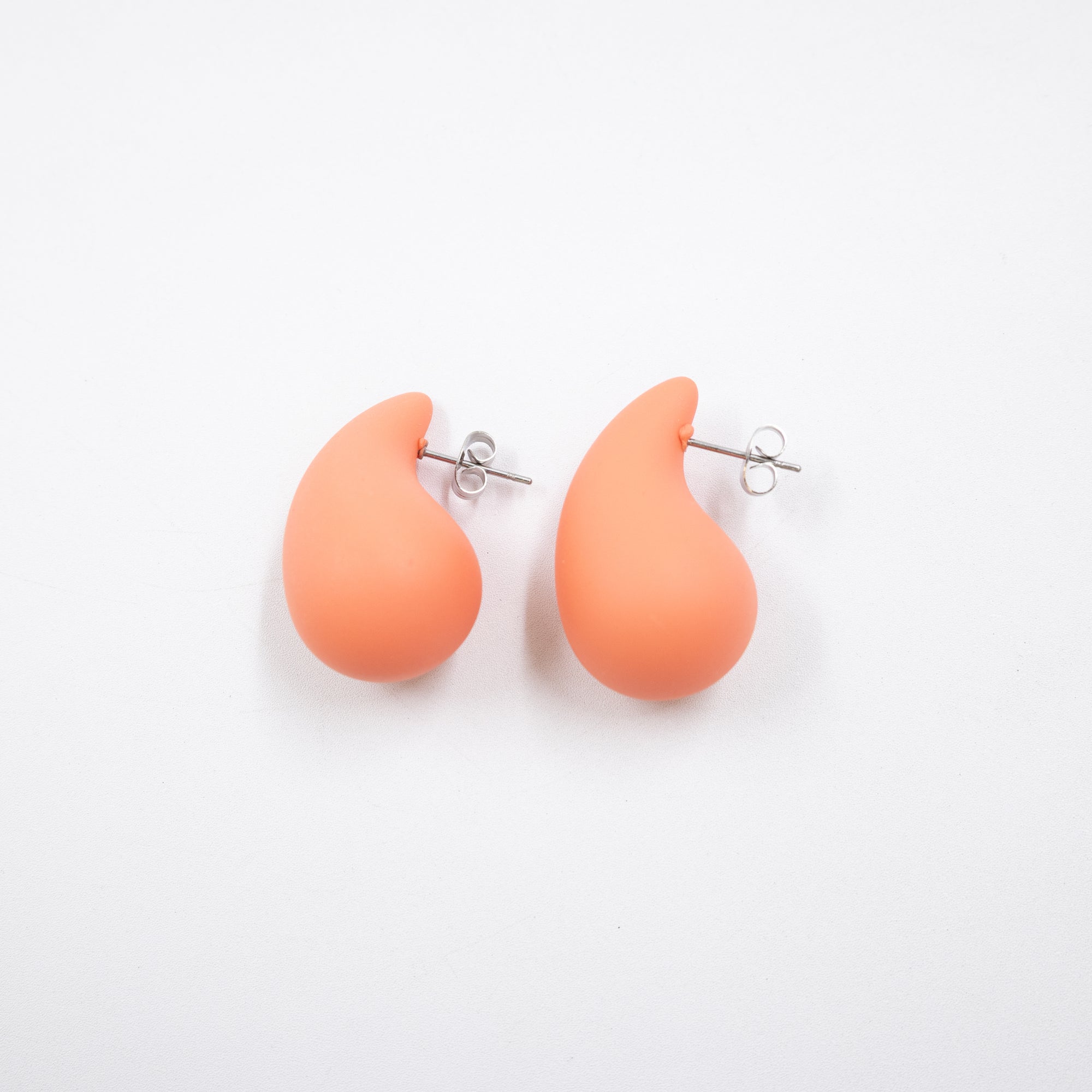 Aretes Medianos de colores M4 Oro Laminado