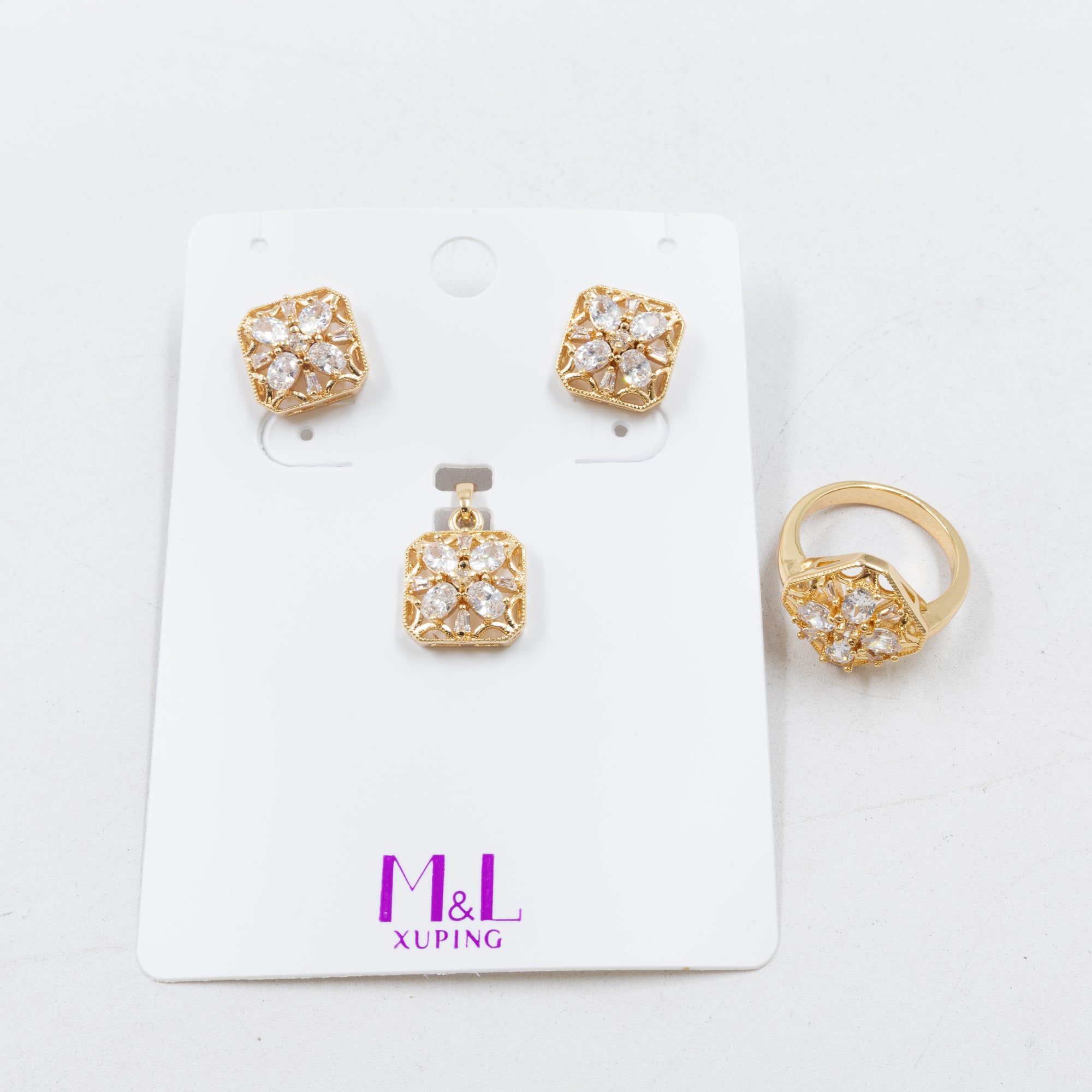 Conjunto de aretes, dije y anillo Oro Laminado