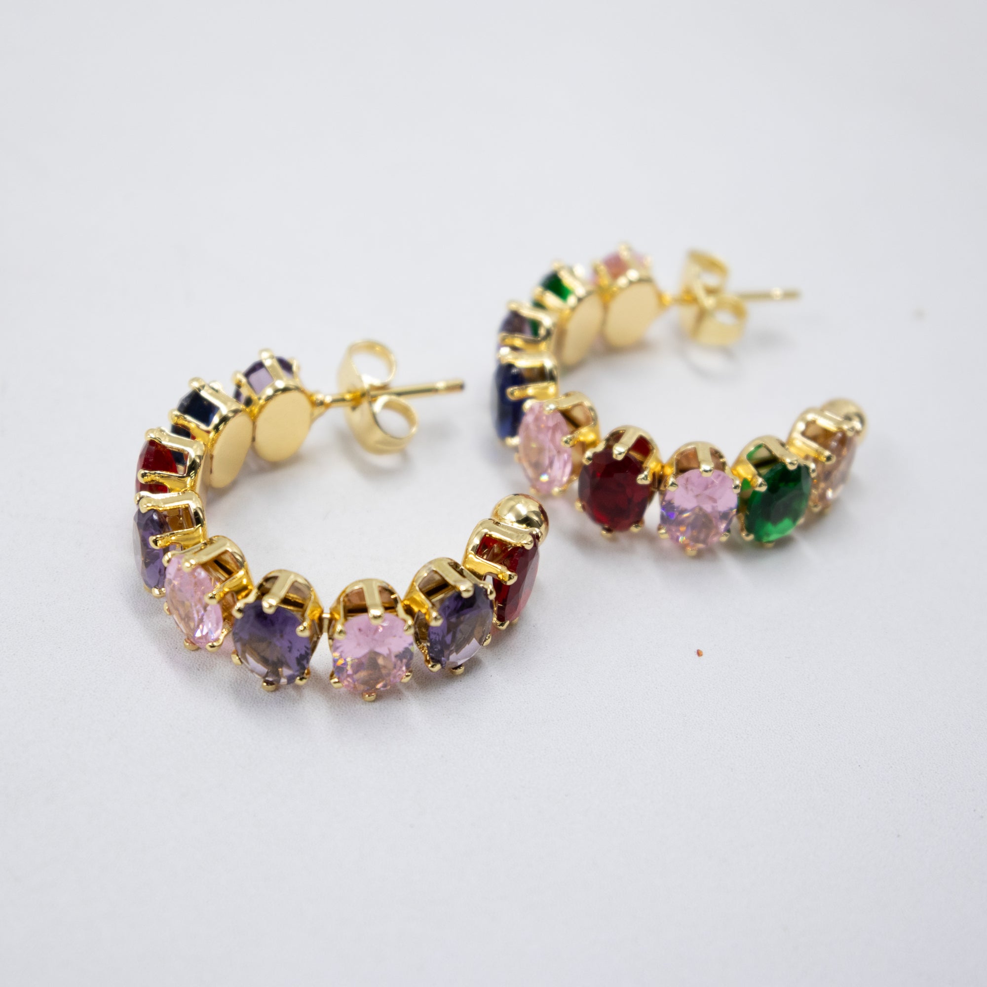 Aretes Dorados con piedras de color M3 Oro Laminado
