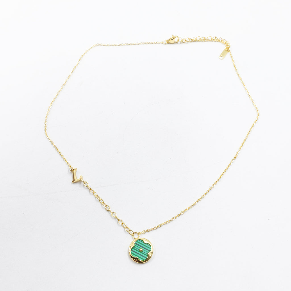 Collares Dorados con dijes de letra M,L,K y dije de Trebol M4 Oro Laminado